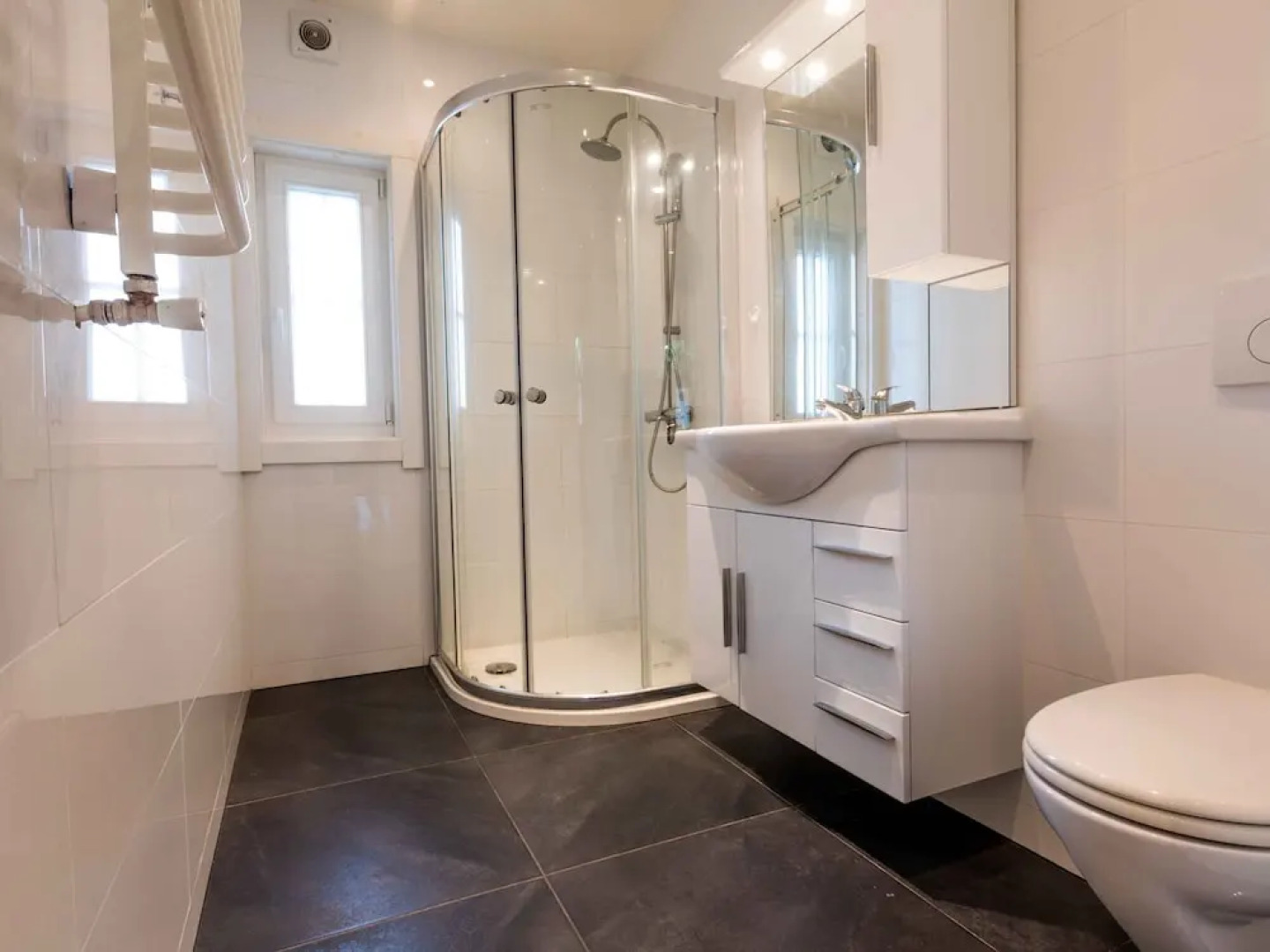 Comfy Chalet in a Holiday Park Near De Veluwe