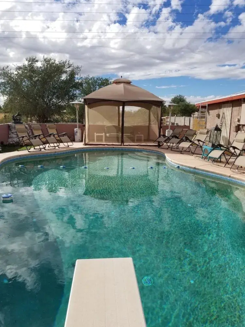 Family Friendly (Pets Welcome)