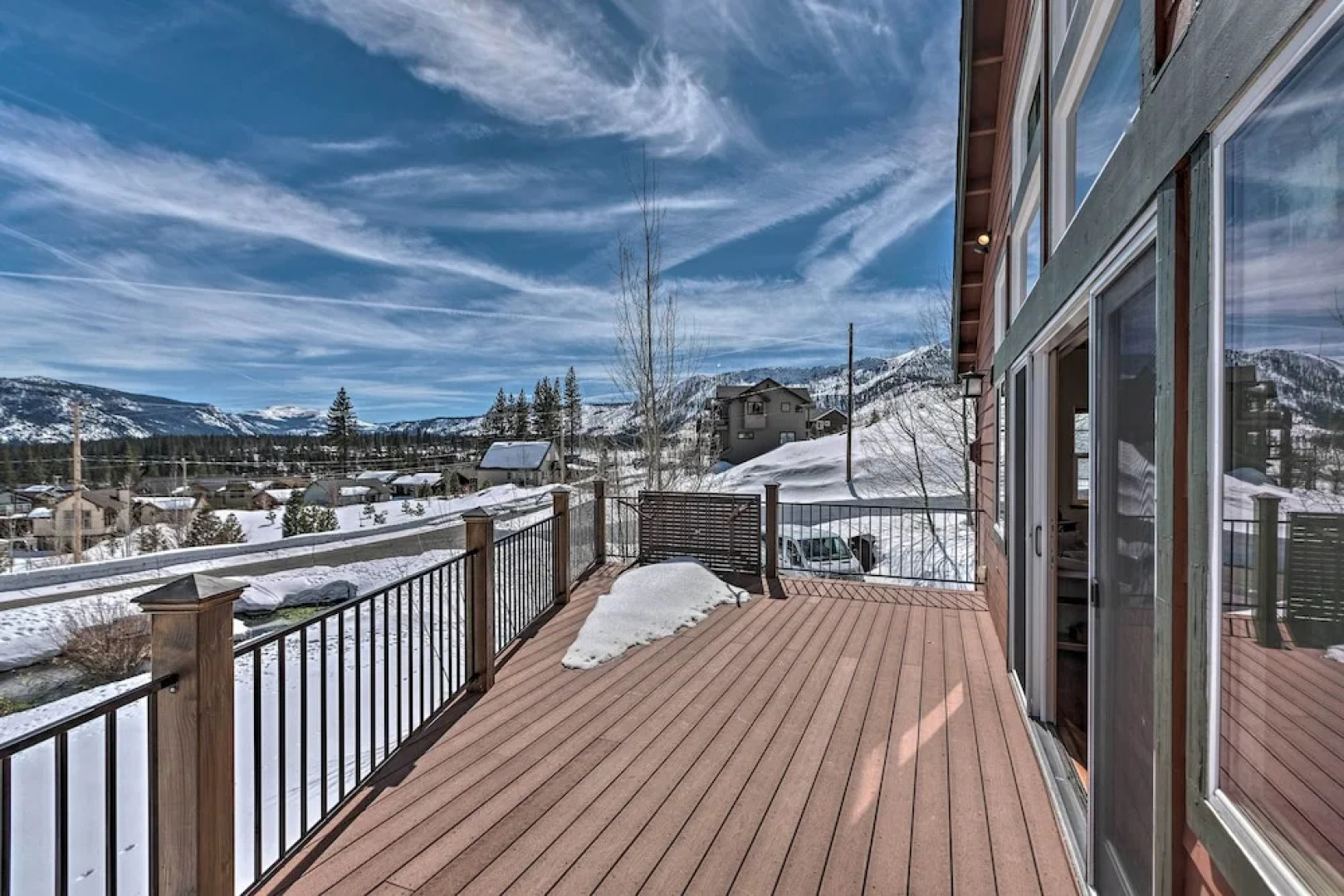 Mountain-view Deck: South Lake Tahoe Retreat!