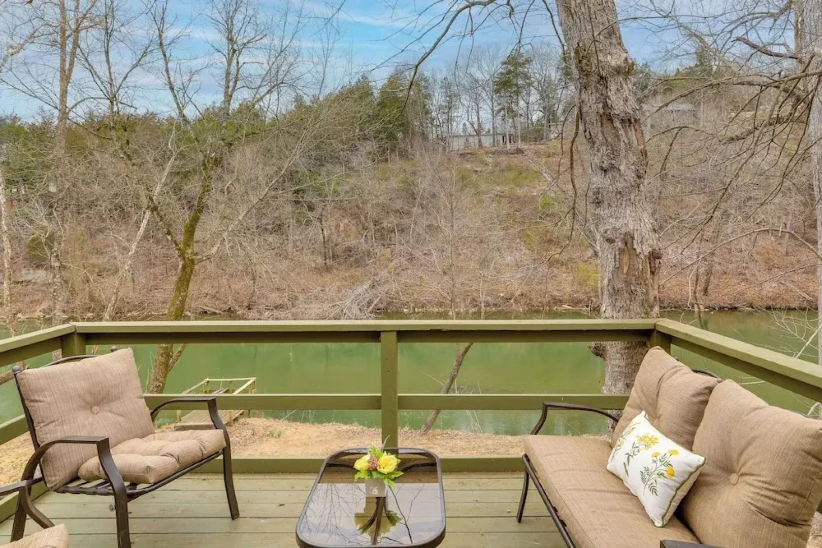 Cozy Riverfront Cabin ~ 2 Mi to Main Street Hardy