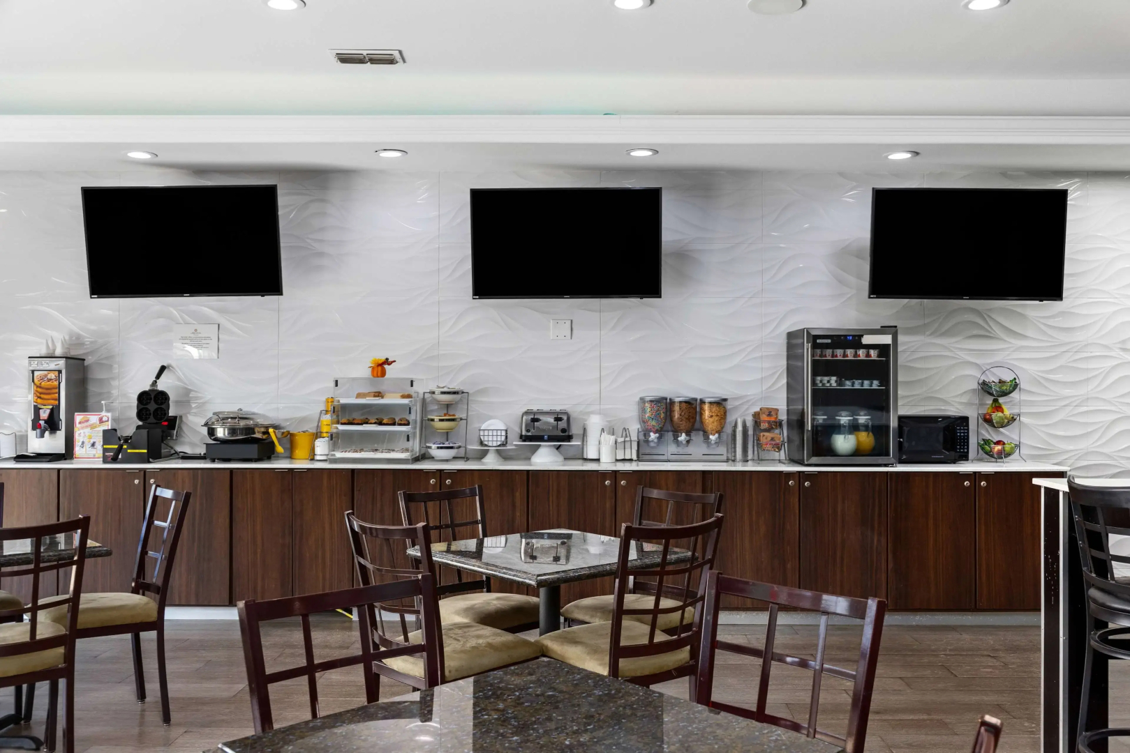 La Quinta Inn & Suites by Wyndham Raymondville