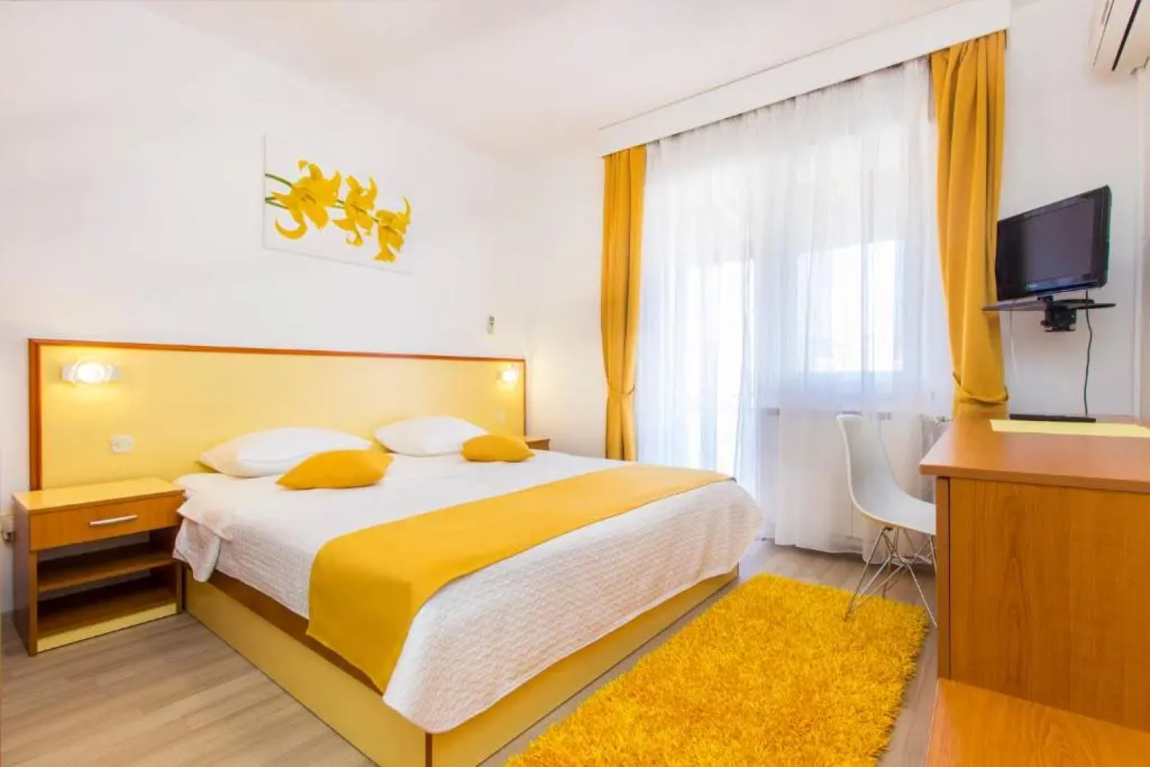 Pansion Zlatna Ribica