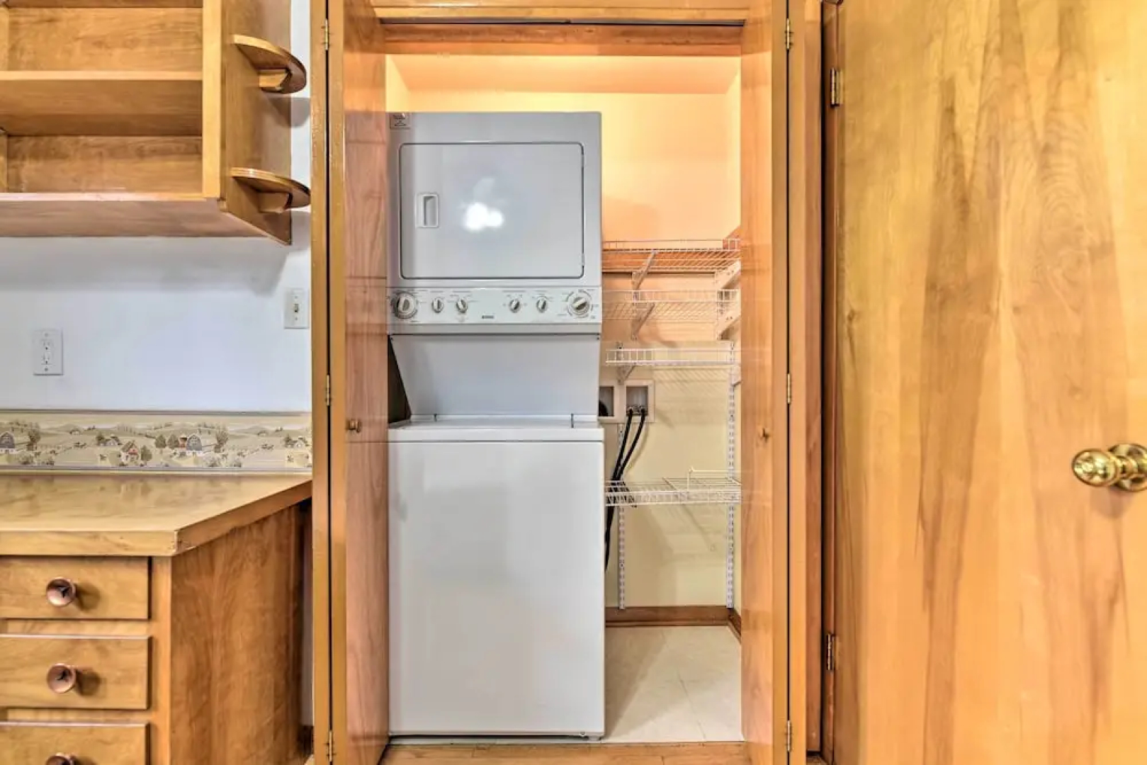 Vacation Rental ~ 8 Mi to Keybank Center!
