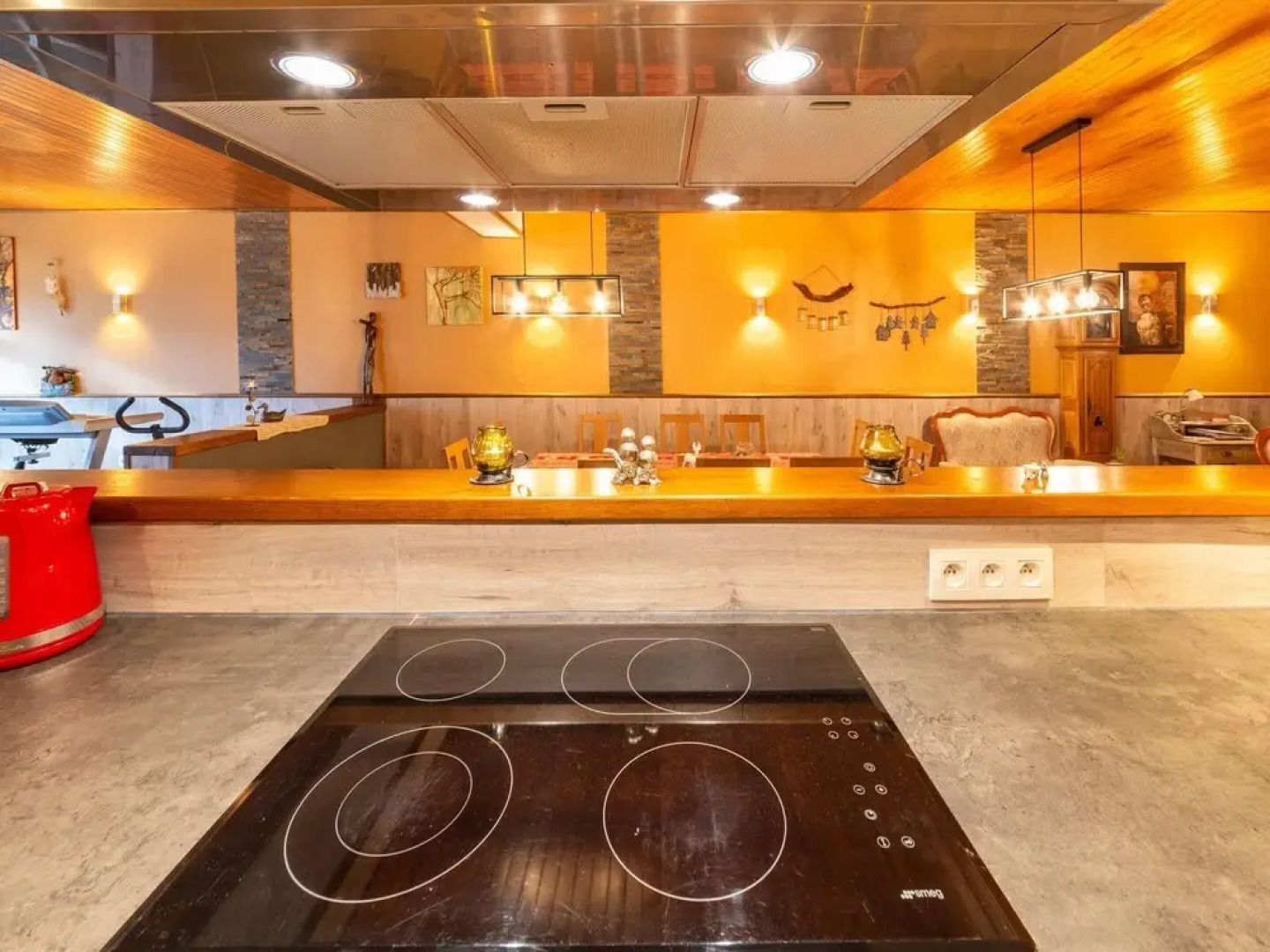 Expansive Holiday Home in Ardennes with Hot Tub