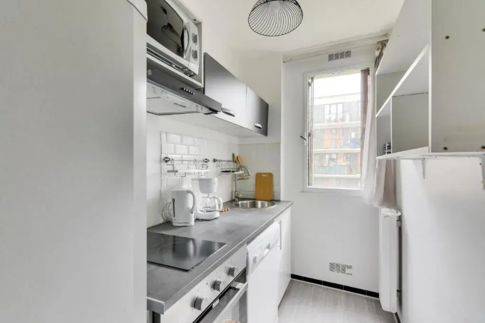 Budget apart with balcony near Paris