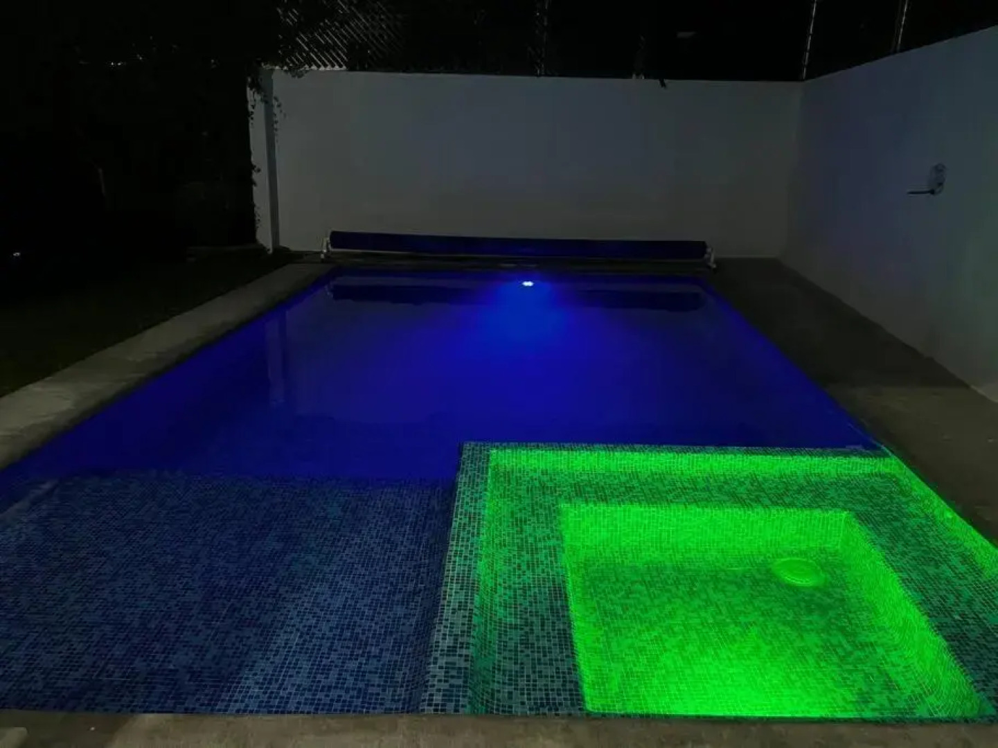 Amplia Eco-casa,alberca, jardín,4 hab,equipada.