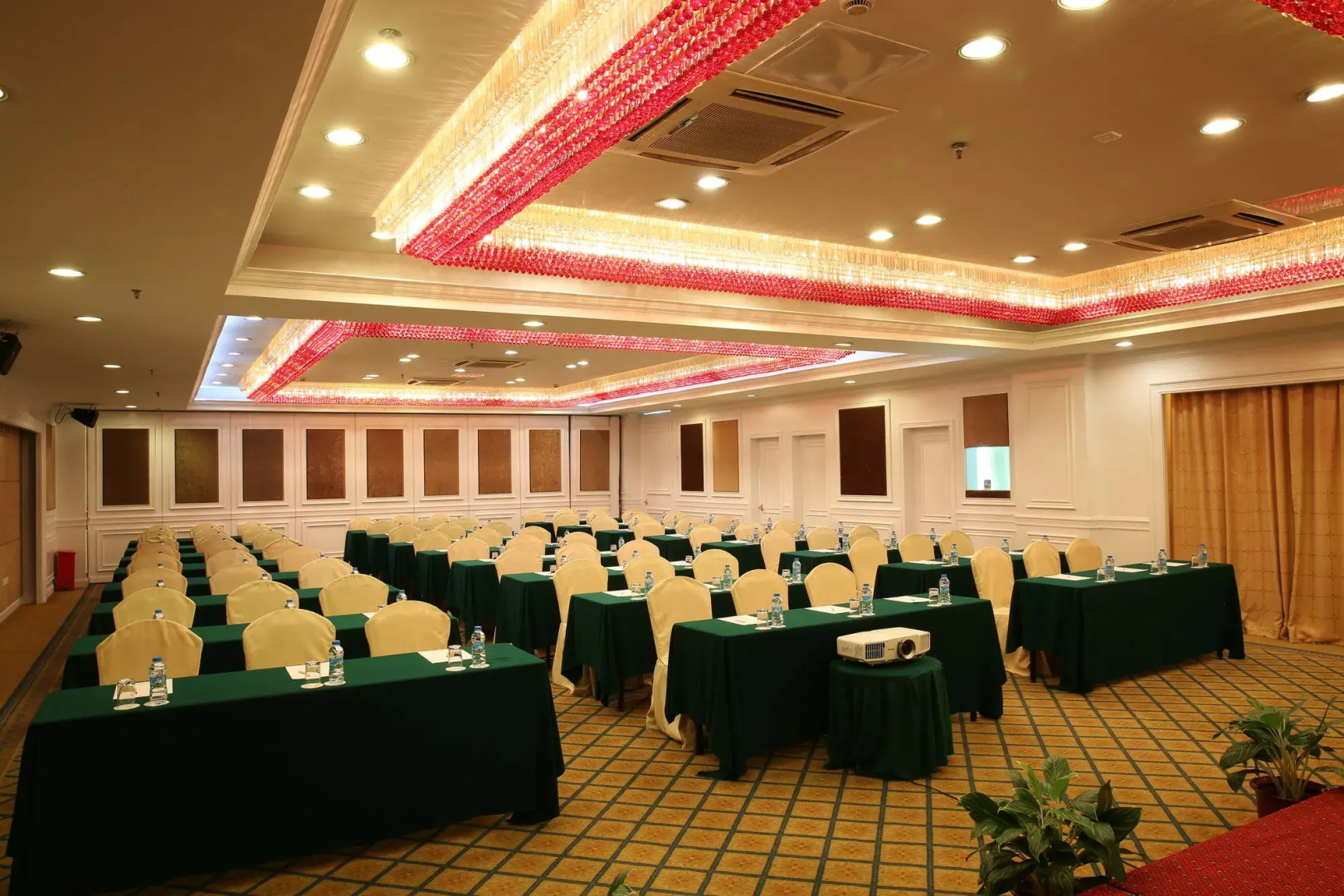 Country Garden Flower City Hotel