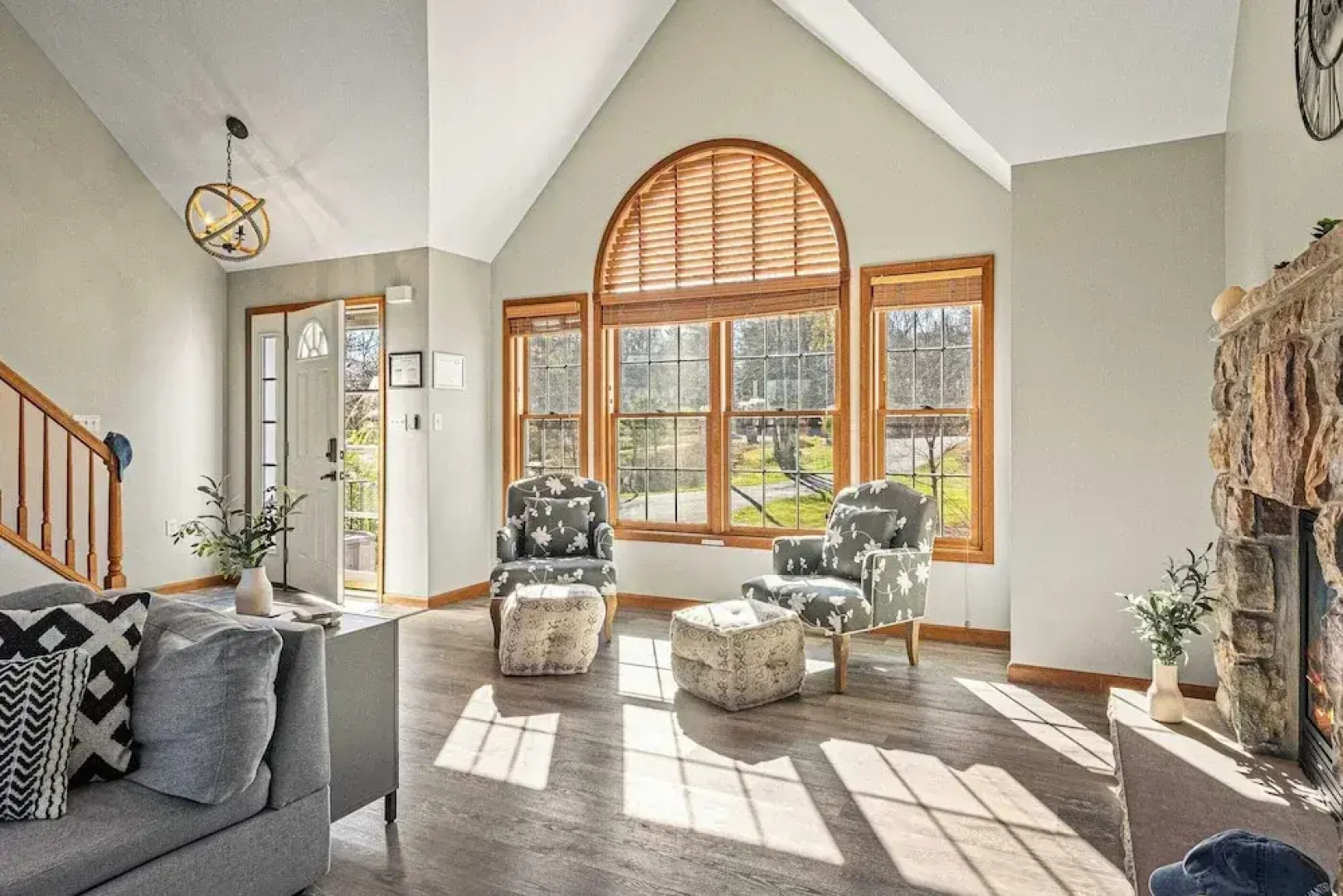 Laker's Pointe by Avantstay Lakefront Private Peninsula Hot Tub, Game Room
