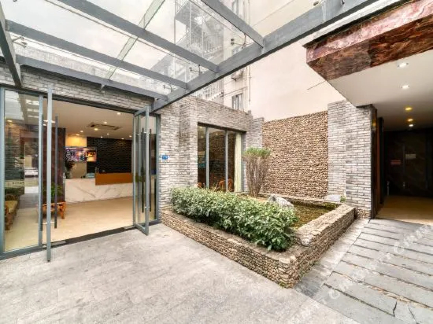 Longquan Haijing Courtyard Hotel