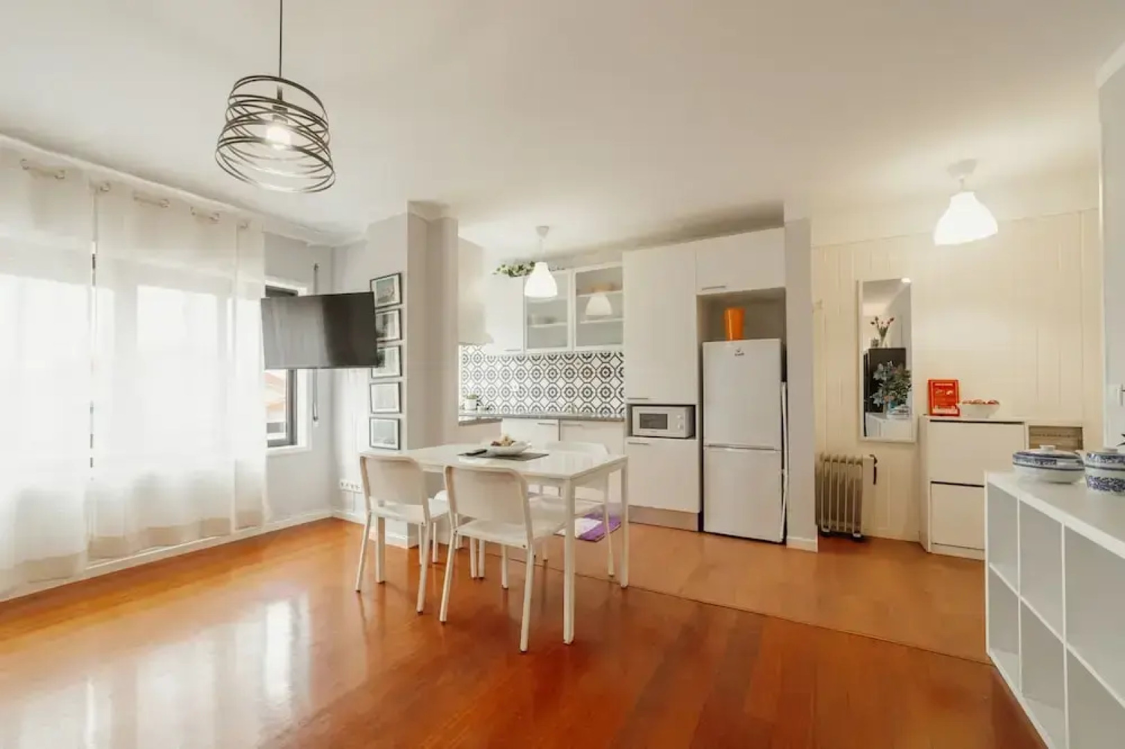 Espinho Seawalk AND Seaview by Vacationy