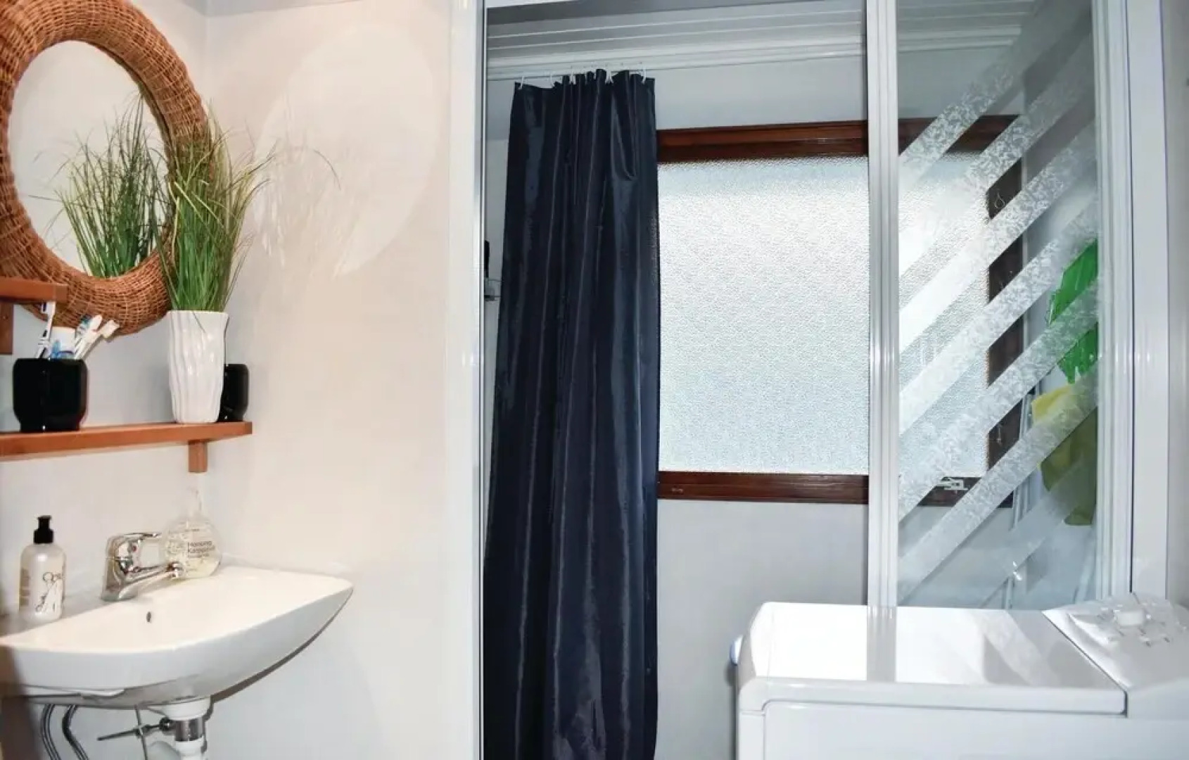 Nice Home in Motala With 4 Bedrooms