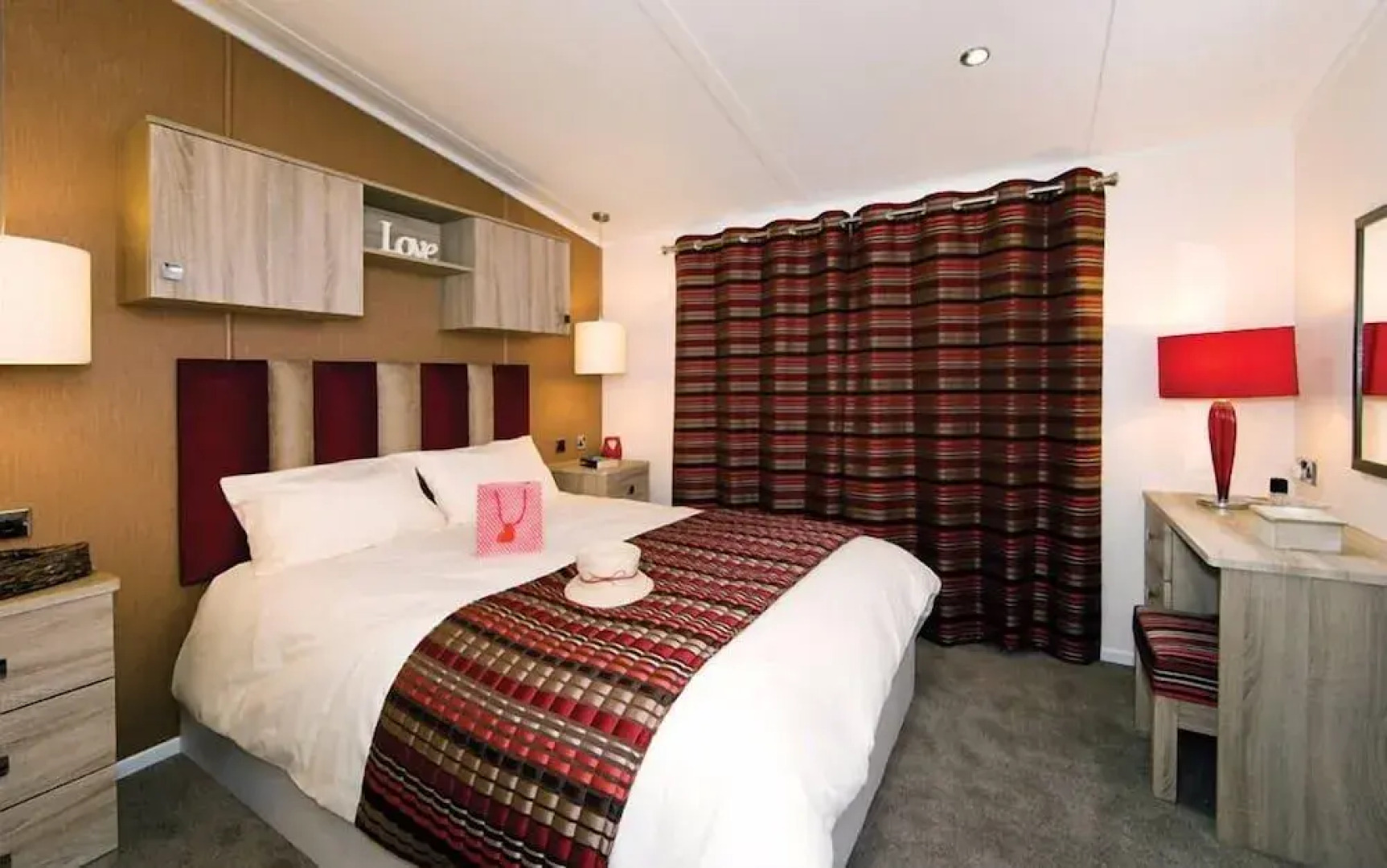 Dollar Lodge and Holiday Home Park