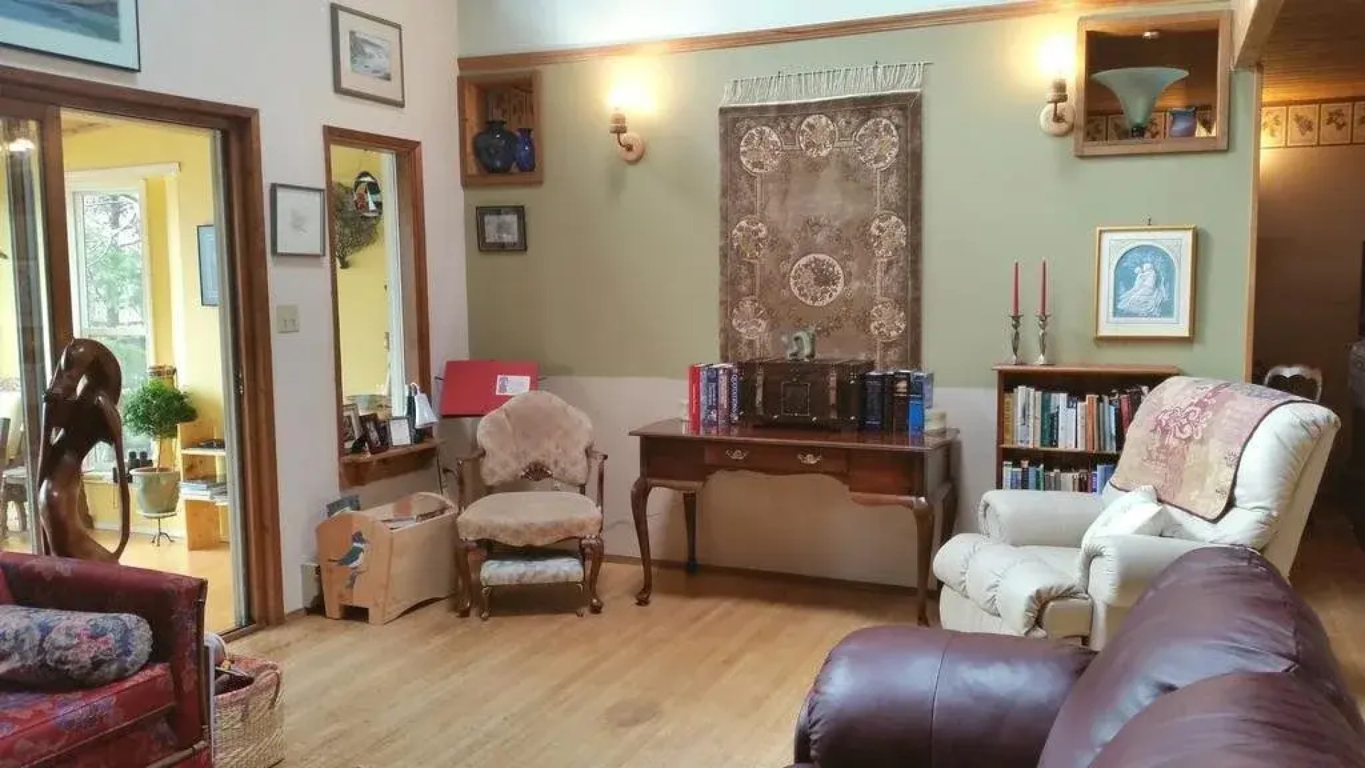 Dolphin House  Bed & Breakfast