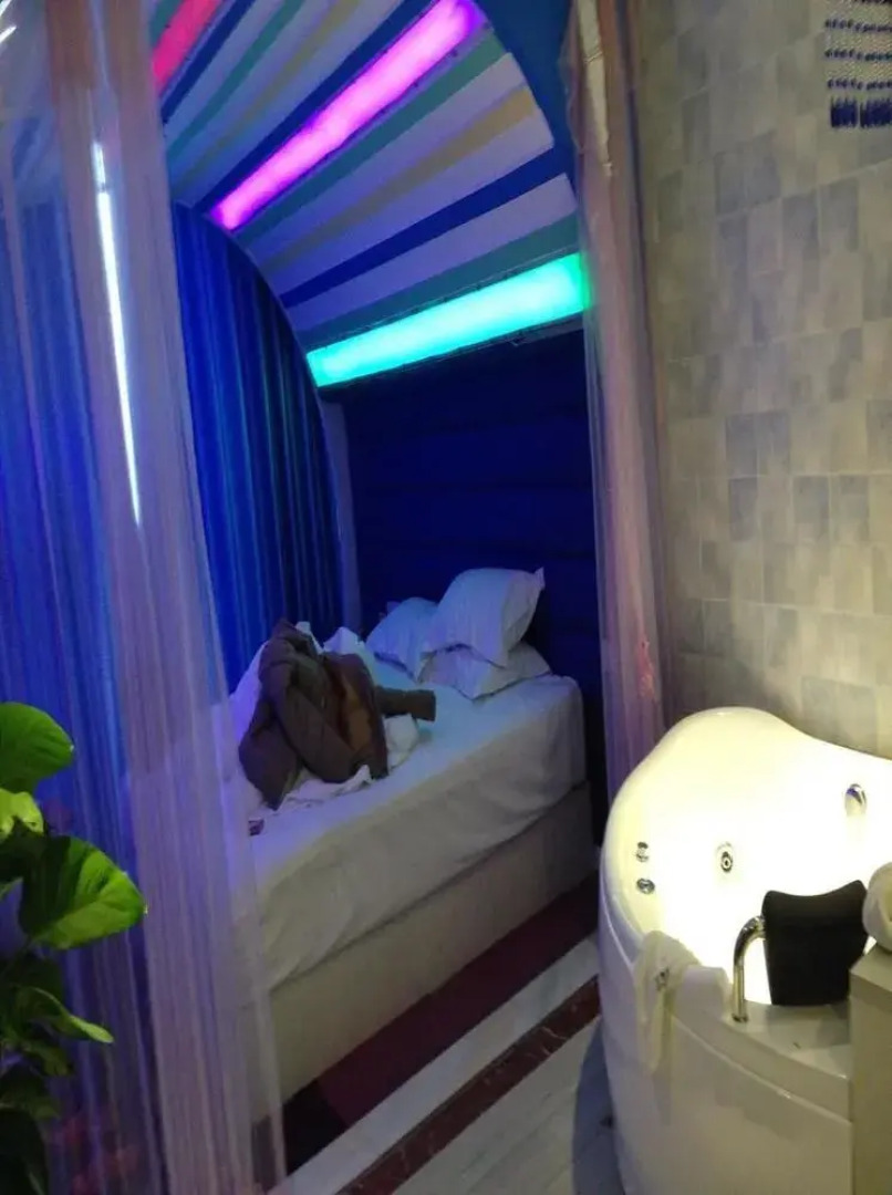 Xinyang Jin Hanting Hotel