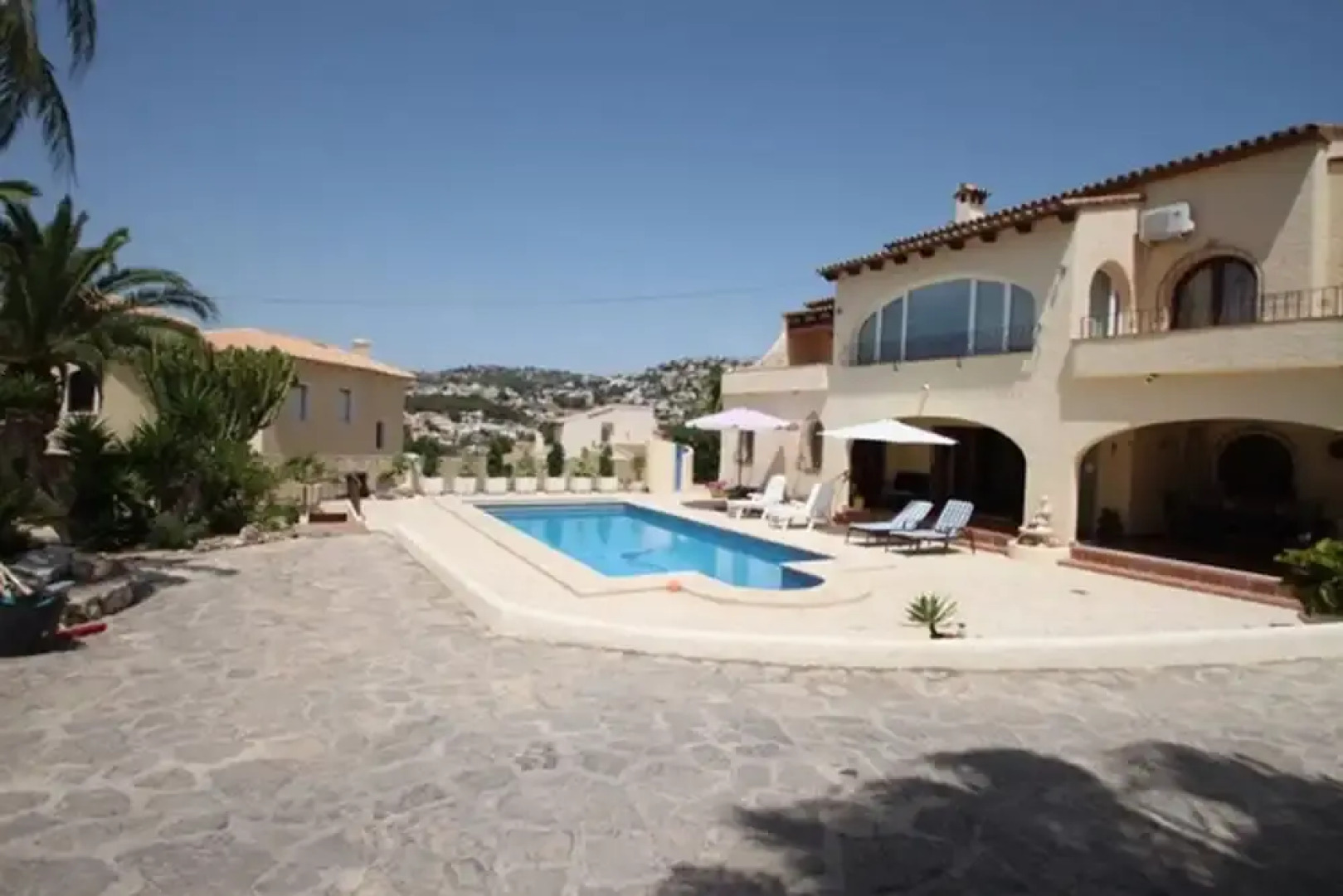 Beaulieu - holiday home with private swimming pool in Moraira