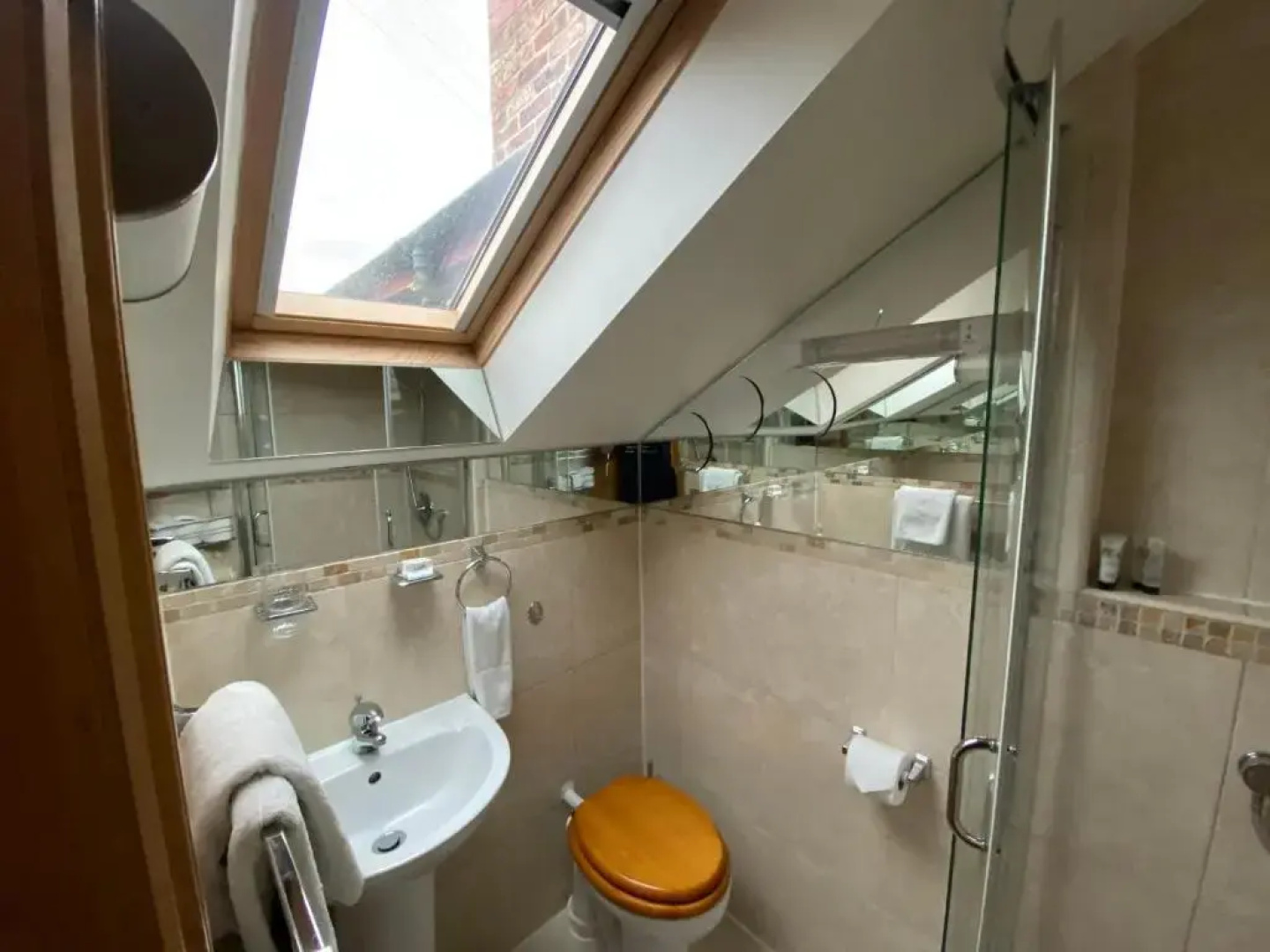 Thompsons Arms Holiday Lets + B & B
