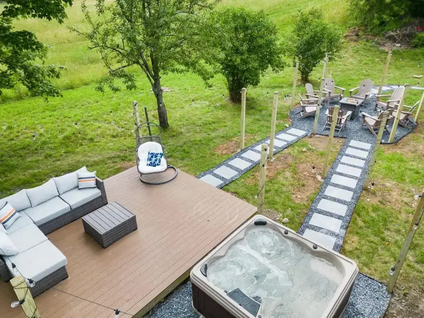 Charming Poconos Retreat w spa Fire pit Deck
