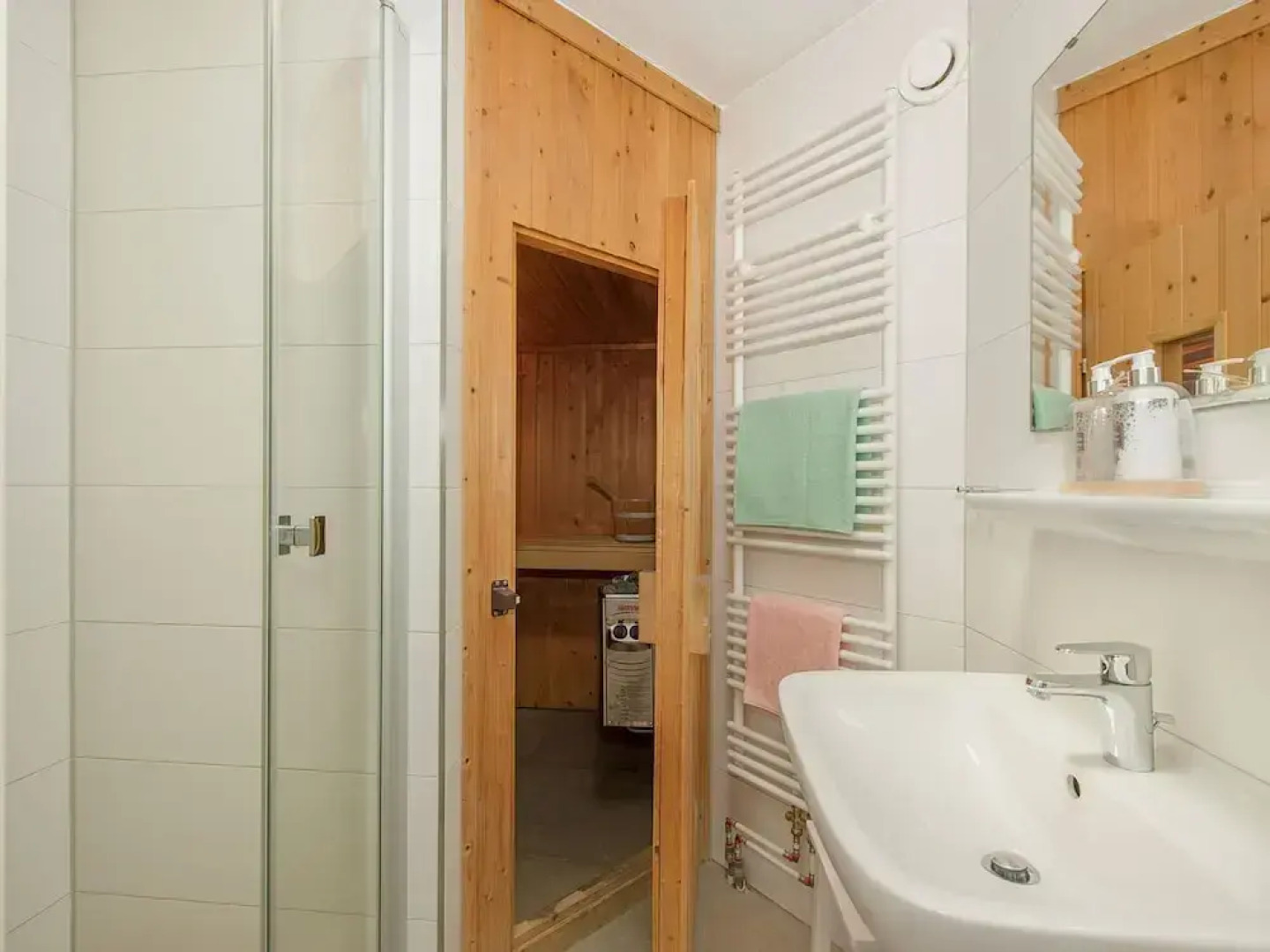 Detached Villa With Washing Machine, sea and Beach at 1 km