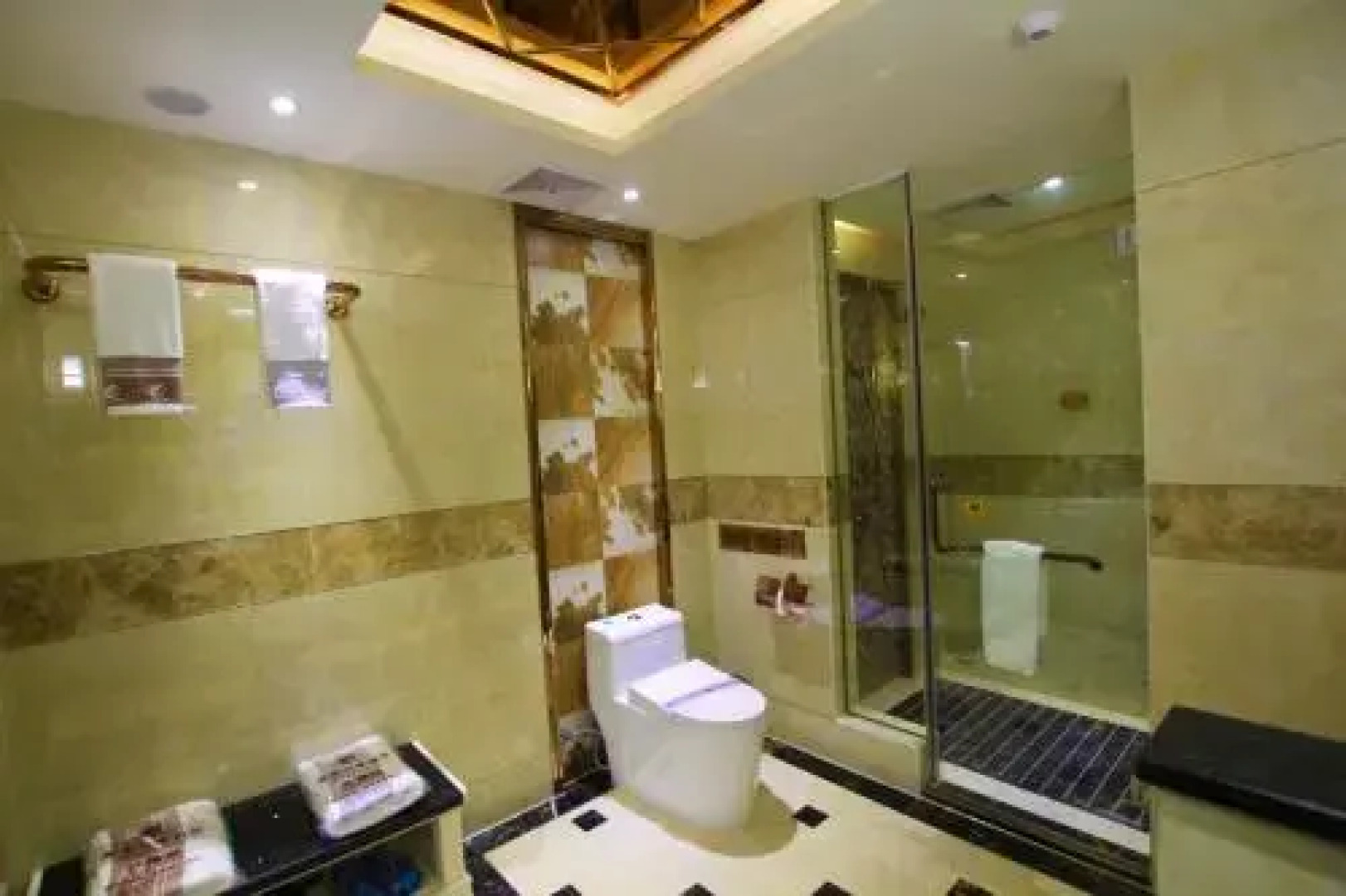 Yuelin Hotel Fenghua