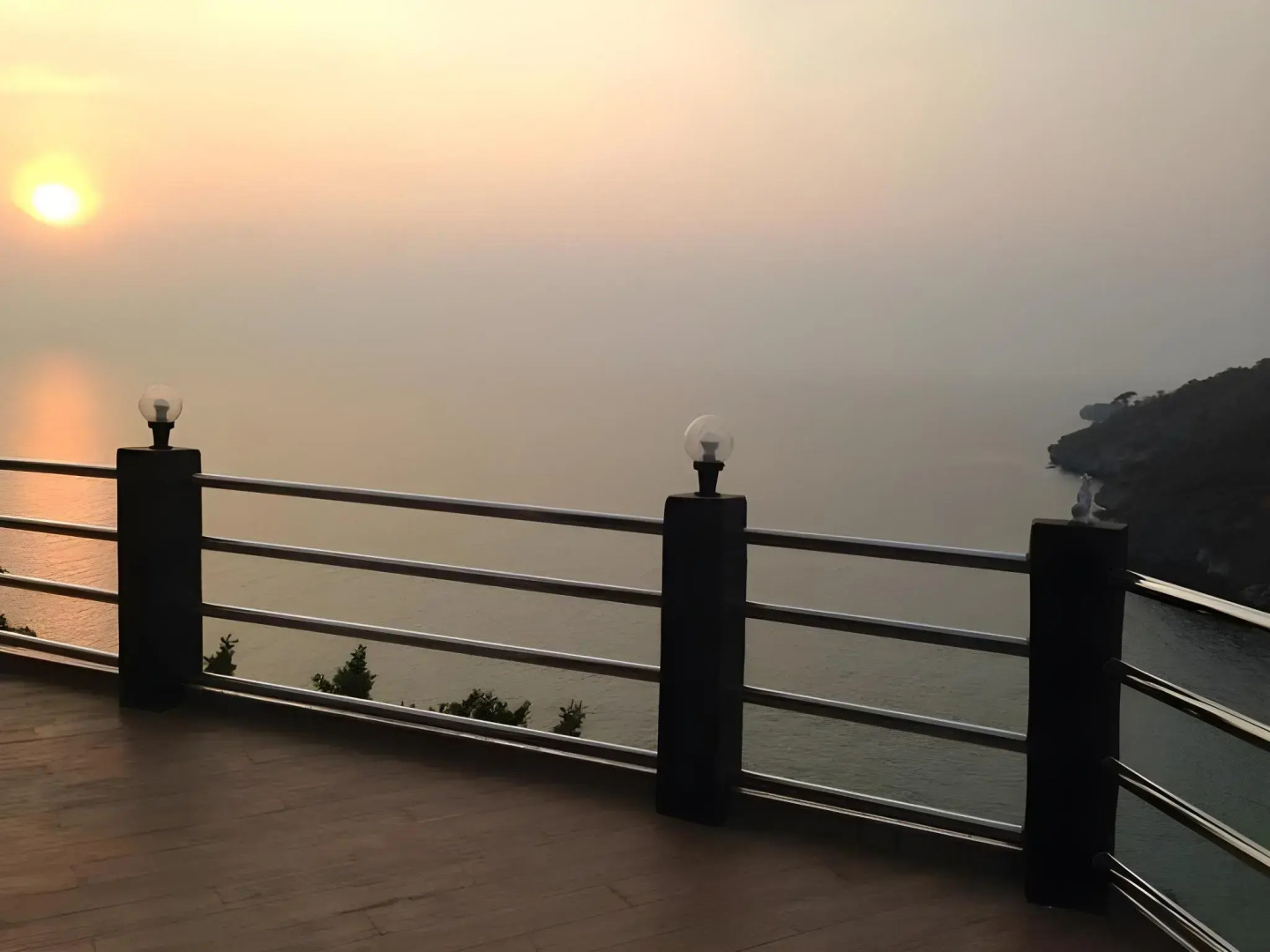 Yellow House Koh Sichang