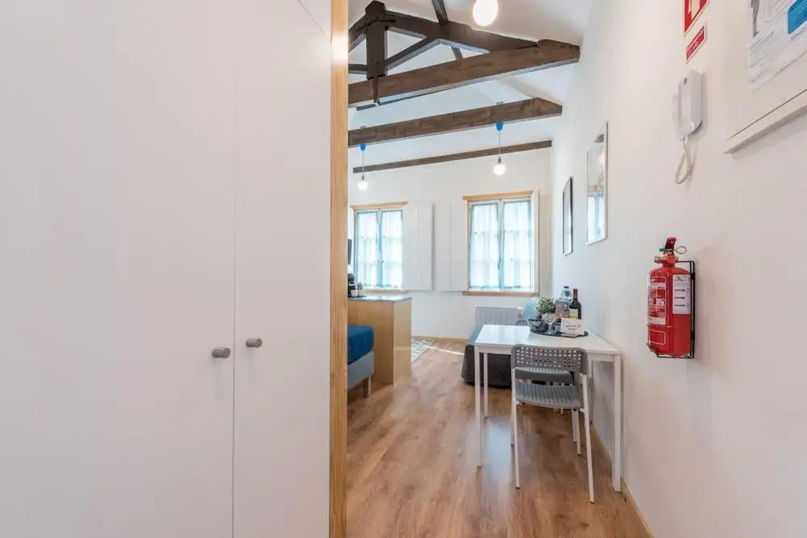 733 Costa Cabral Metro Residence