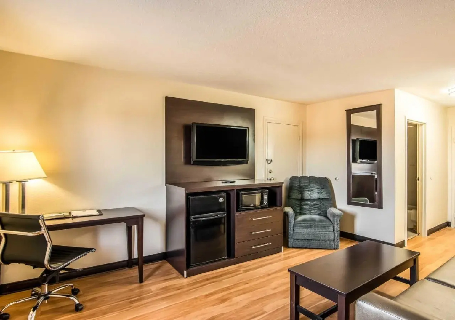 Colby Inn and Suites