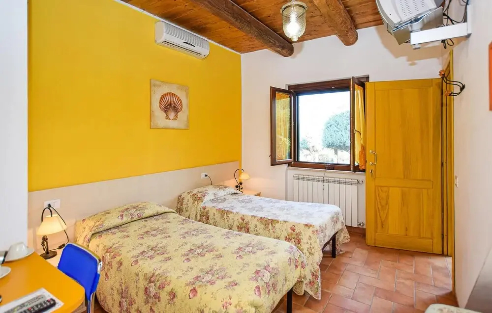 Stunning Home in Valentano With 3 Bedrooms and Wifi