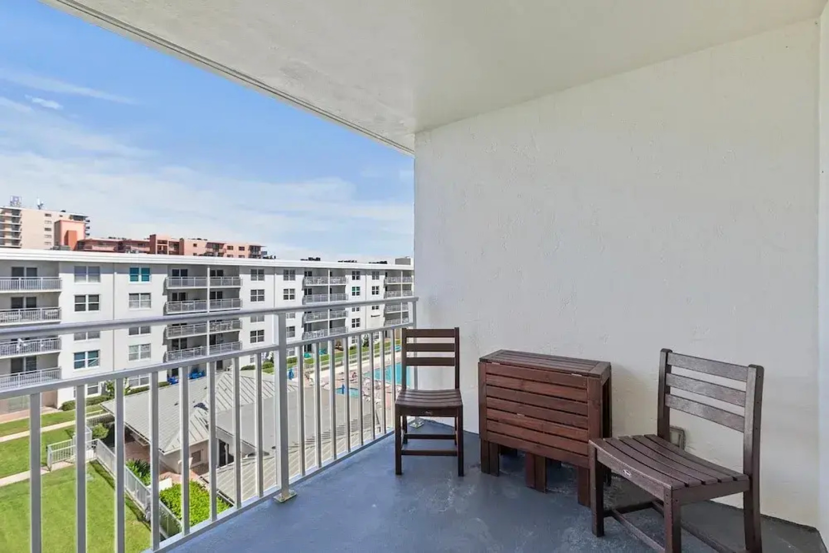 Sea Coast Gardens III 514