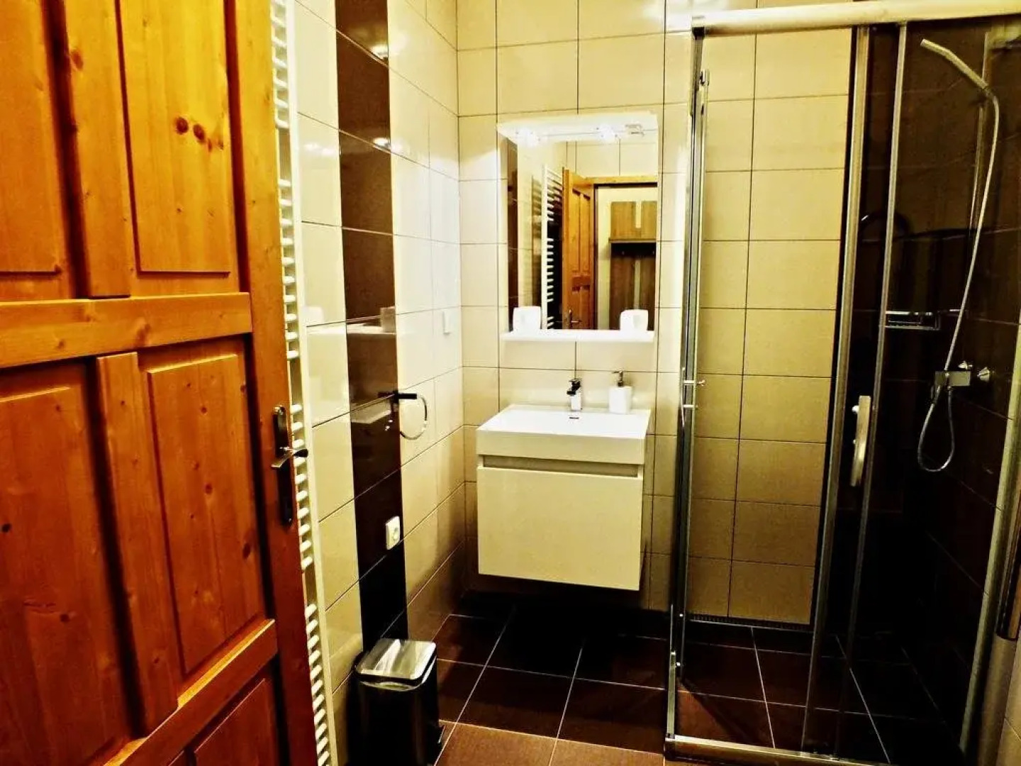 Zámecký Dvůr Černousy