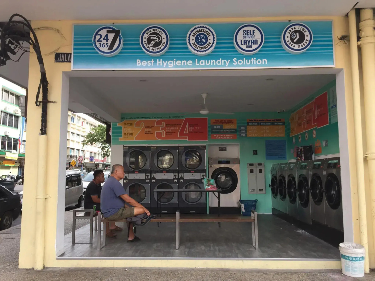 Victoria Hotel and Hostel