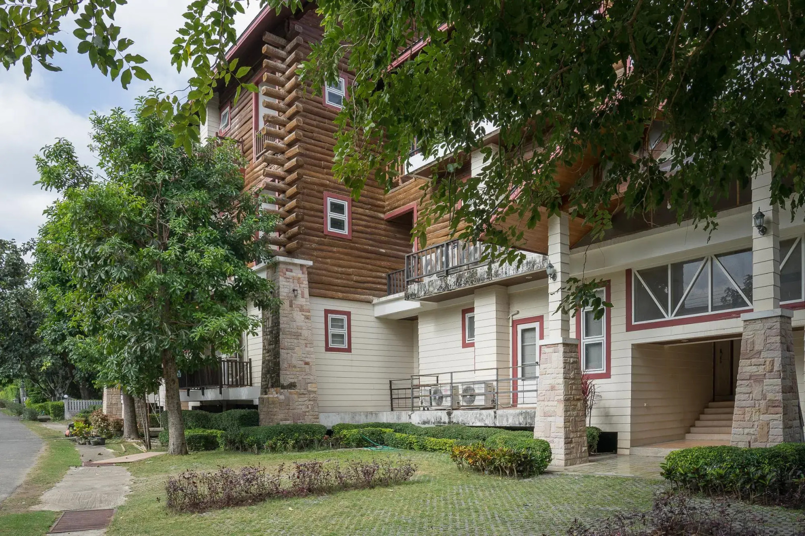 Golf View Suite 2BR Entire Apartment @ Bonanza Khao Yai