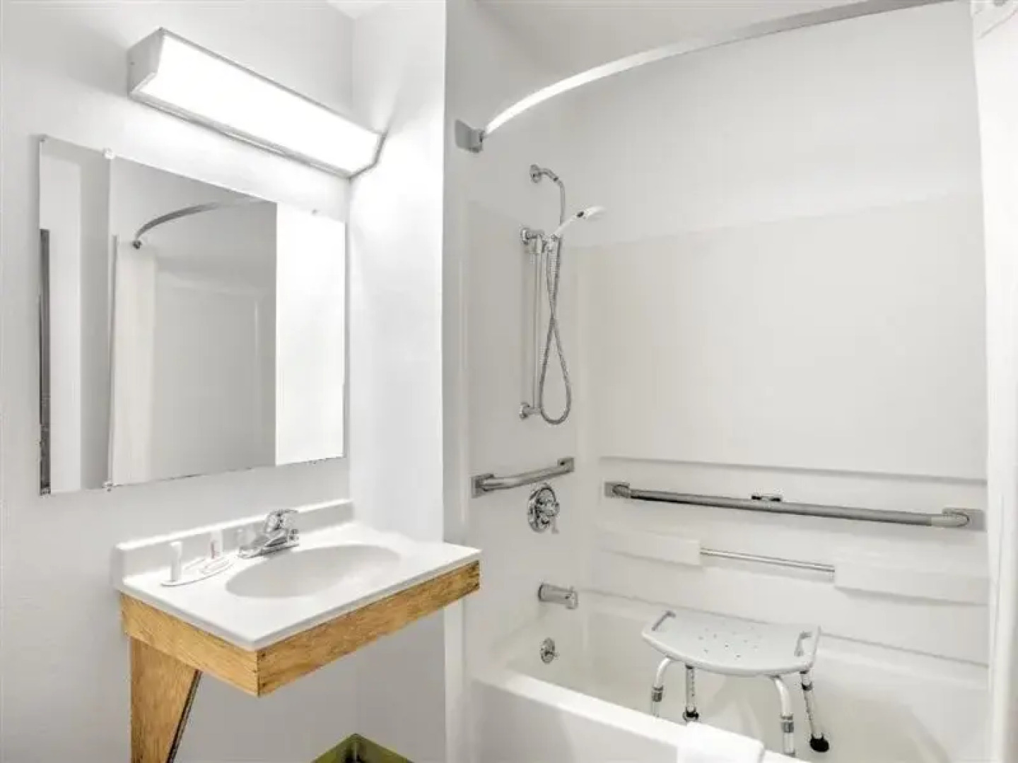 Super 8 By Wyndham Ticonderoga