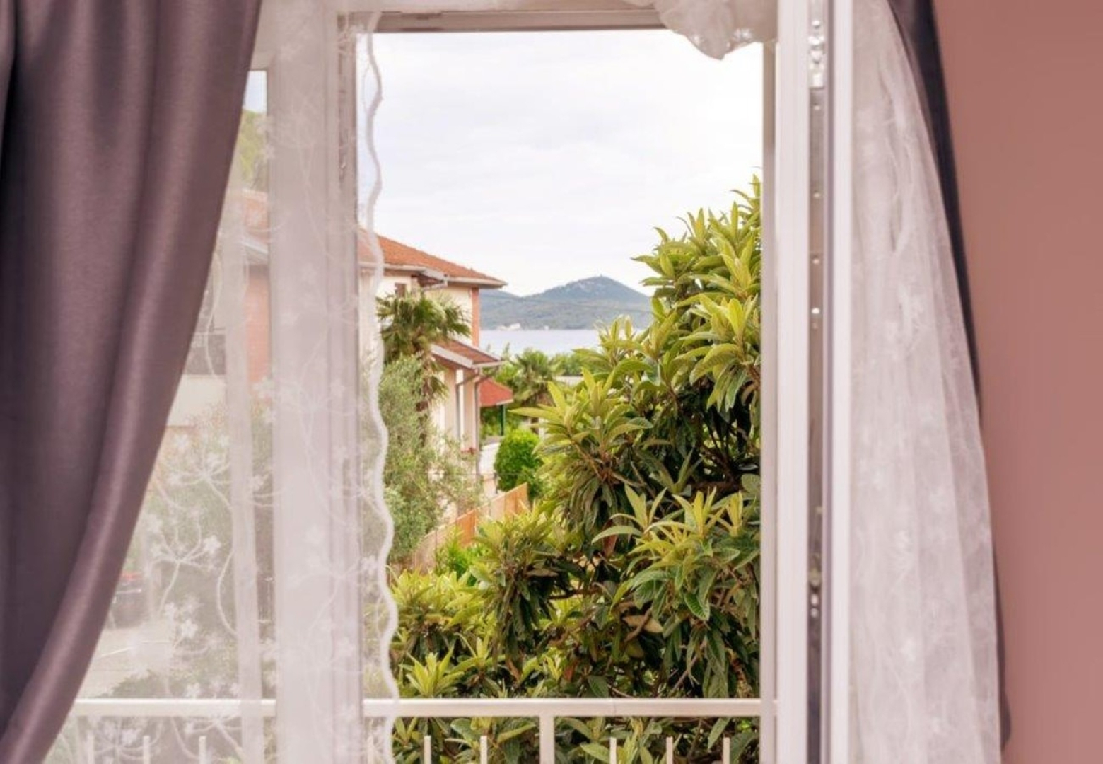 Apartment Darko 2 - 50 m from sea: A6 Sukosan, Zadar riviera