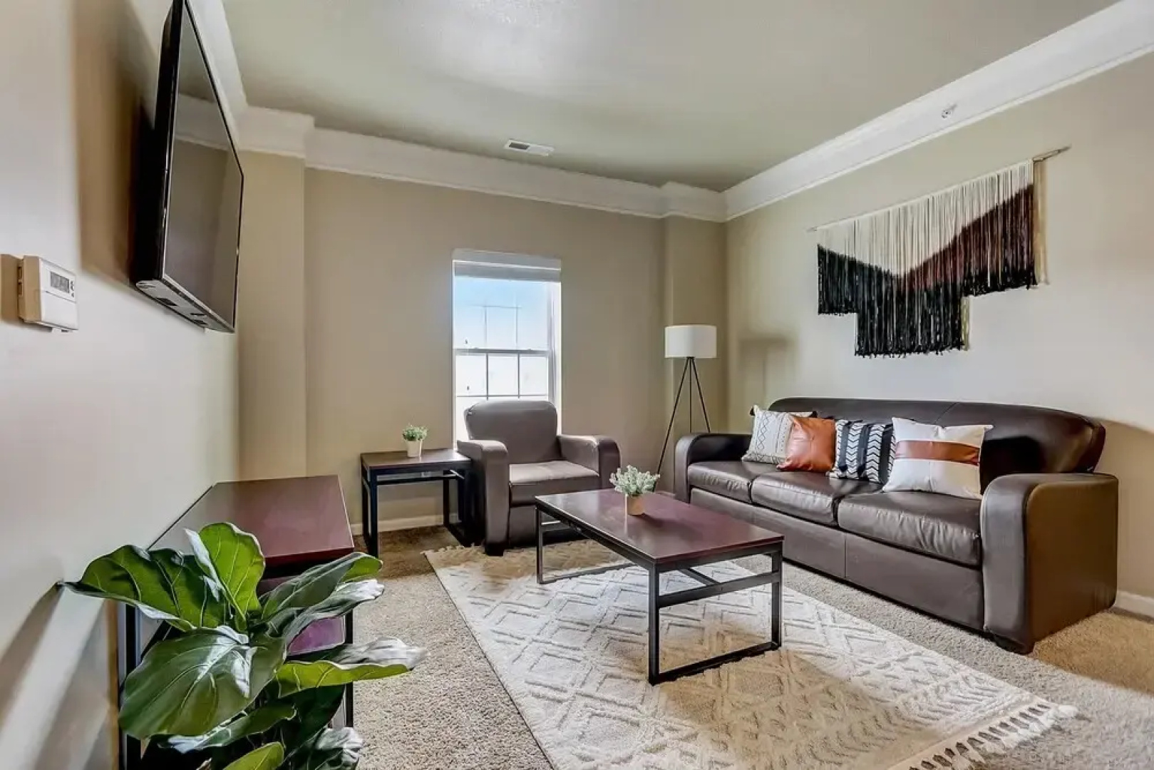FRONTDESK University Edge Notre Dame Apts South Bend