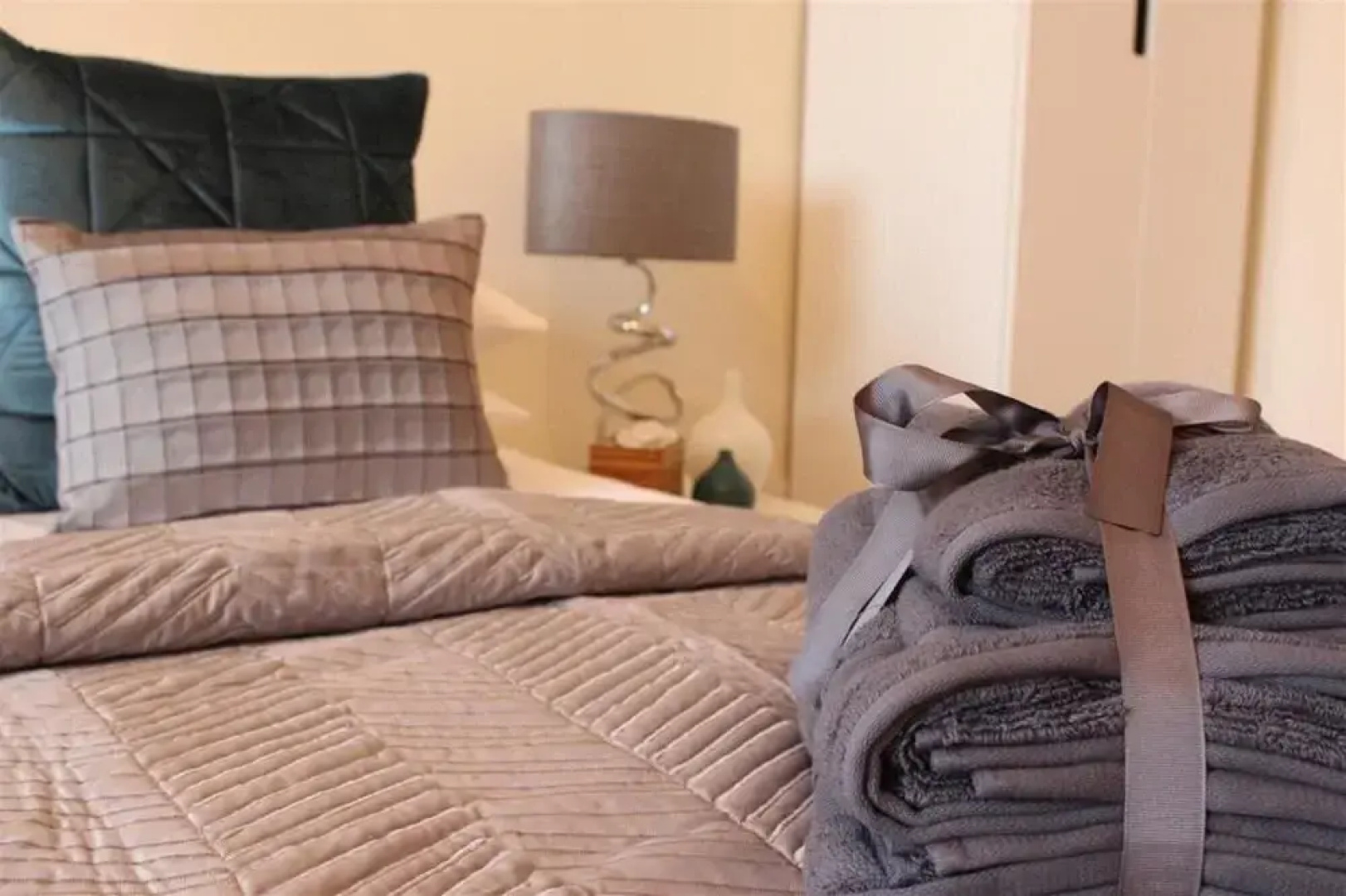 The Glyndwr - Berwyn House - Central Wrexham - Sleeps Up To 6
