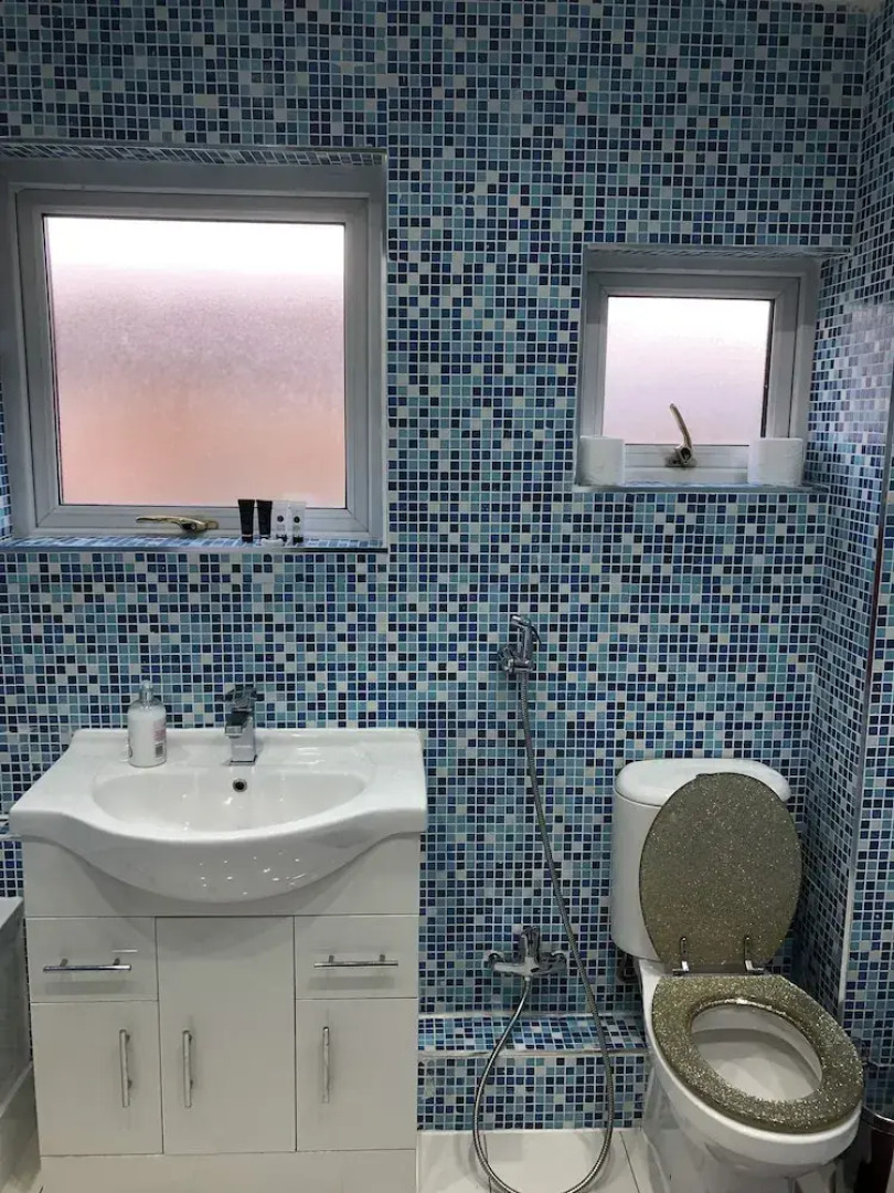 Lovely 3-bed House in Farnham Royal Slough