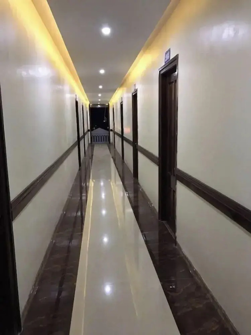 Hoà Bình Hotel LC - by BayLuxury