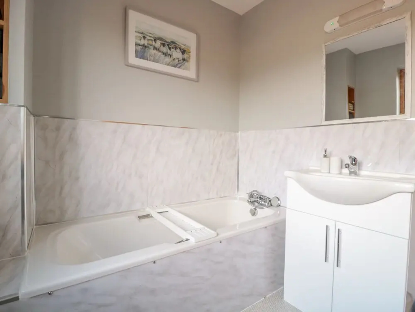 Lundy Lodge - Begwyns View