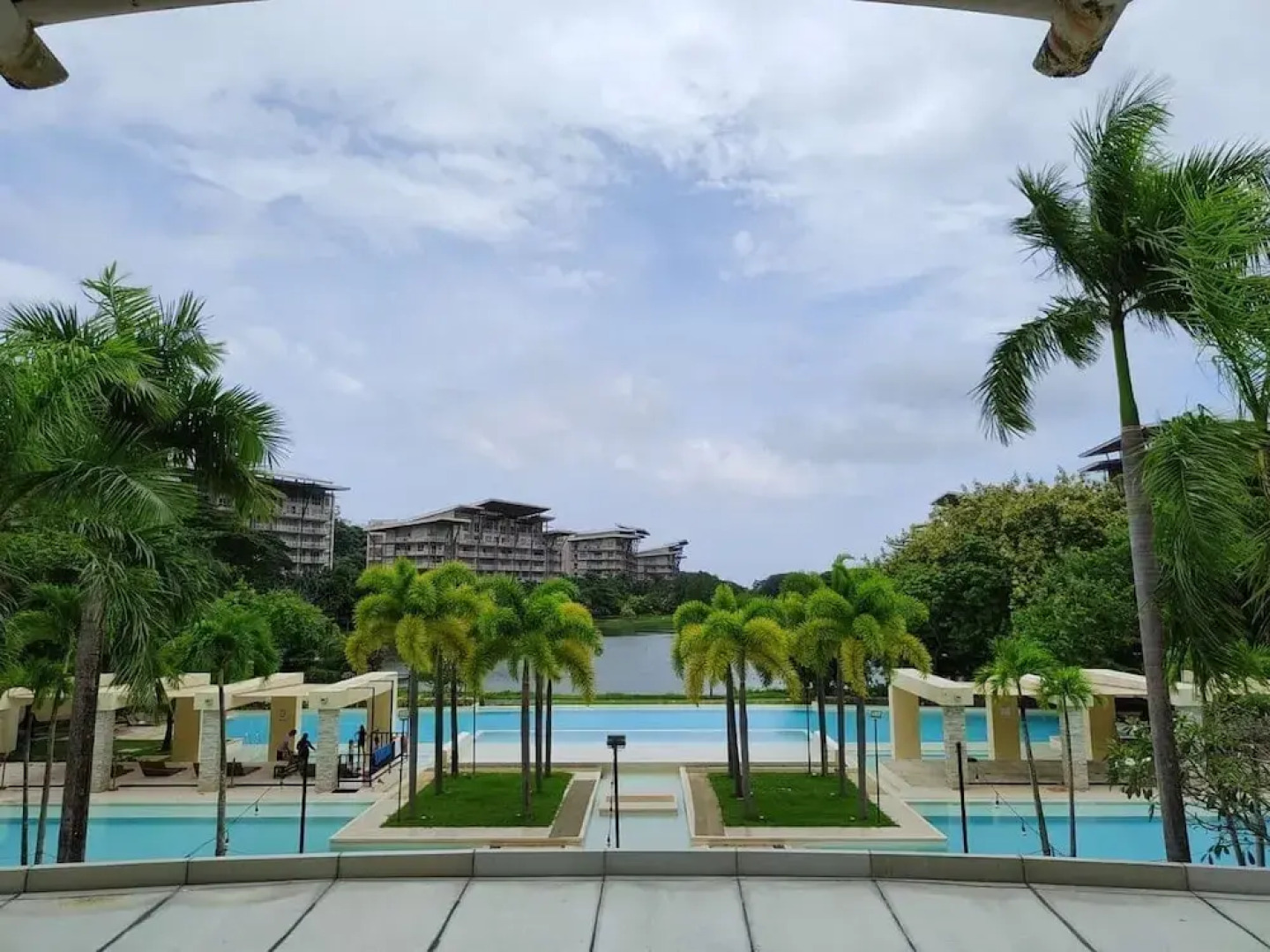 Dr Calayan's 2BR Condo at Pico De Loro