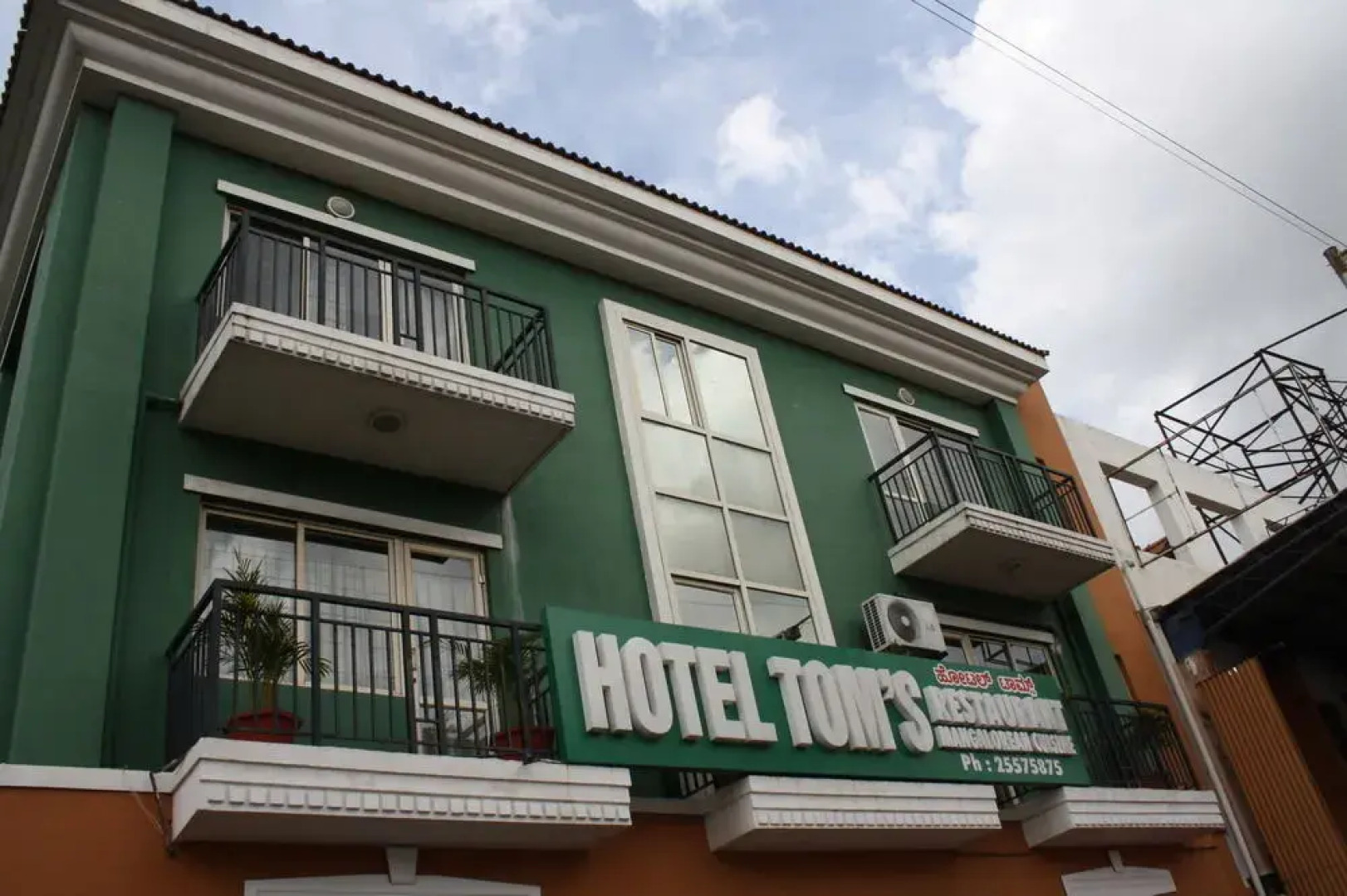 Hotel Tom's