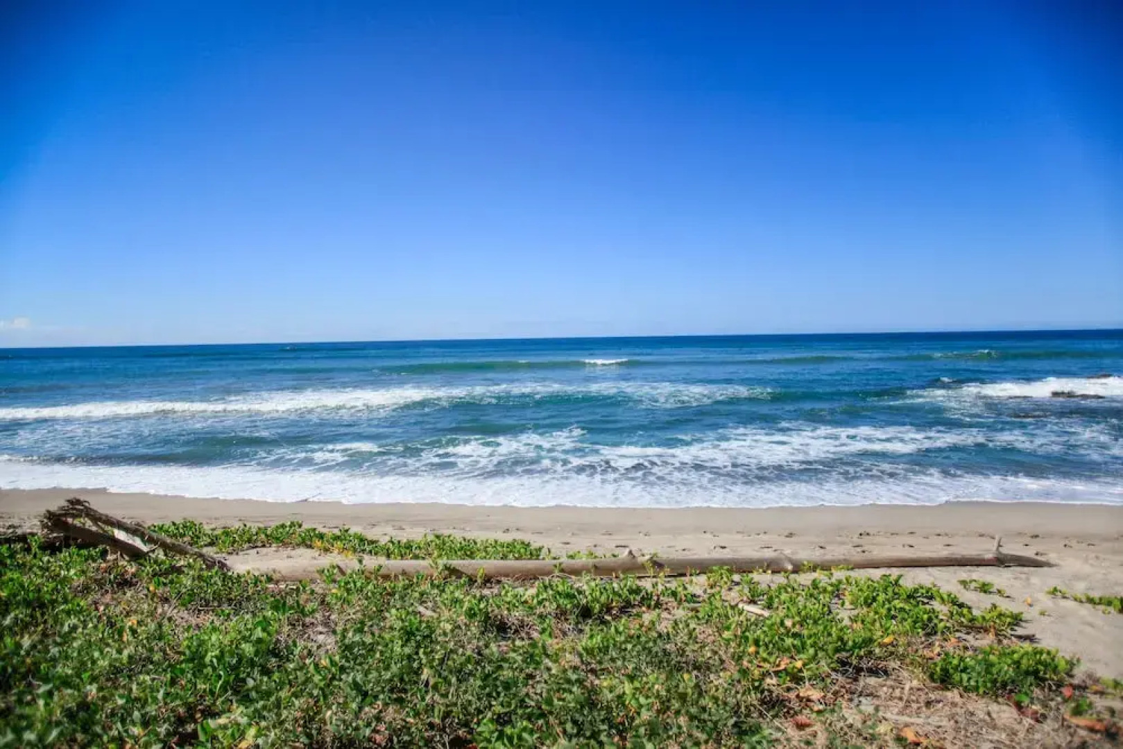 Makanas Beach Bungalows