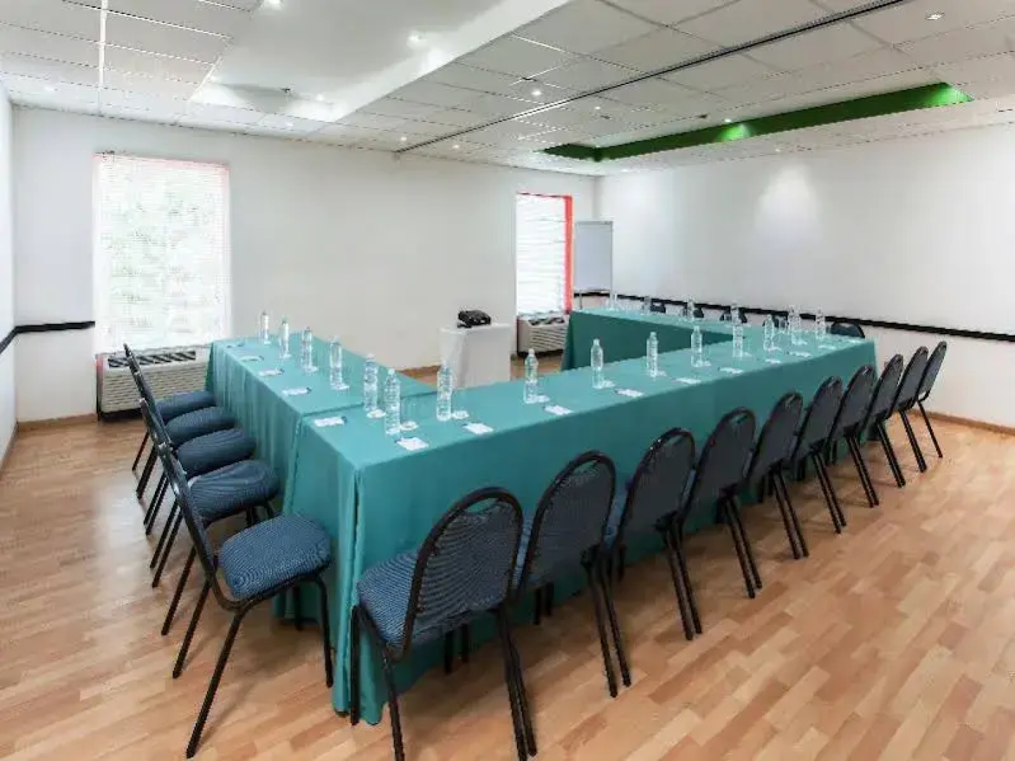 Hotel NH Lázaro Cárdenas