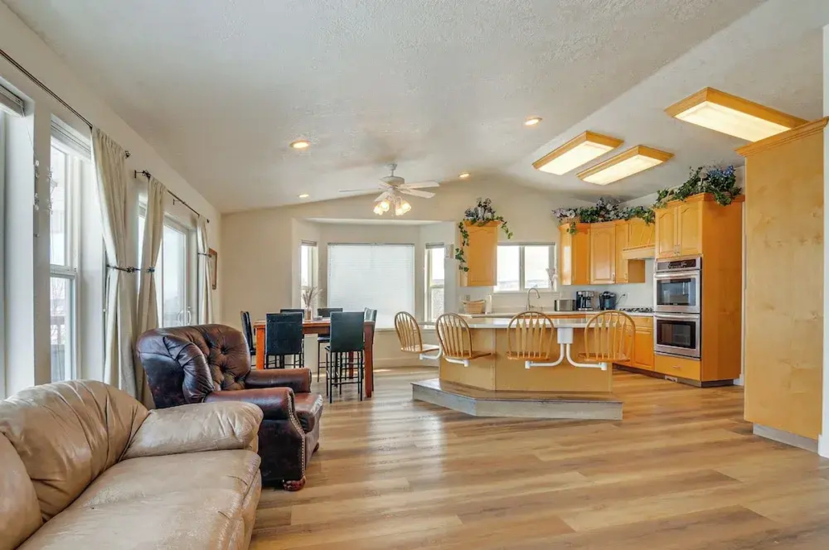 Scenic Large-group Retreat, 1 Mi to Bryce Canyon!