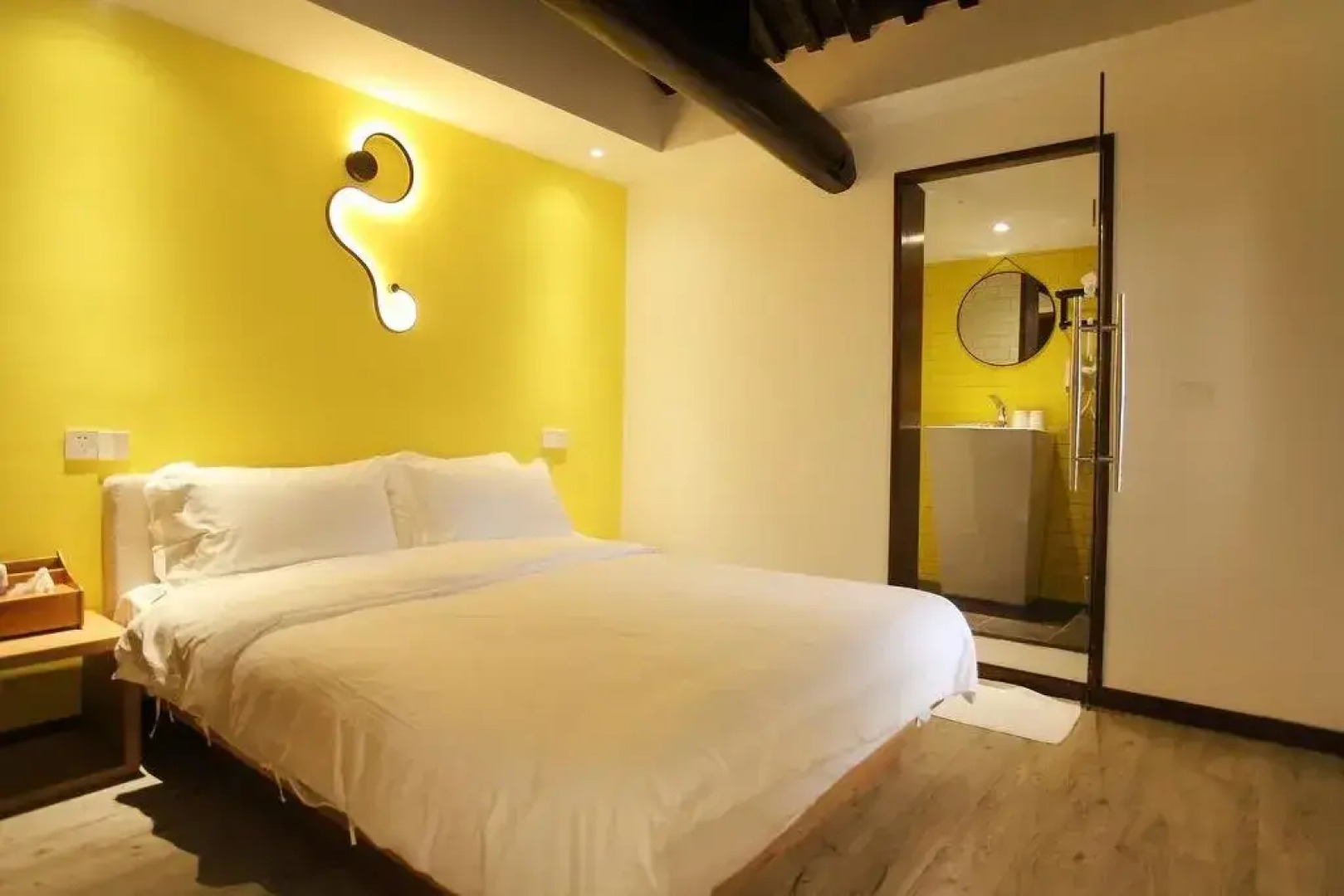 Xitang Hua Tian Hotel