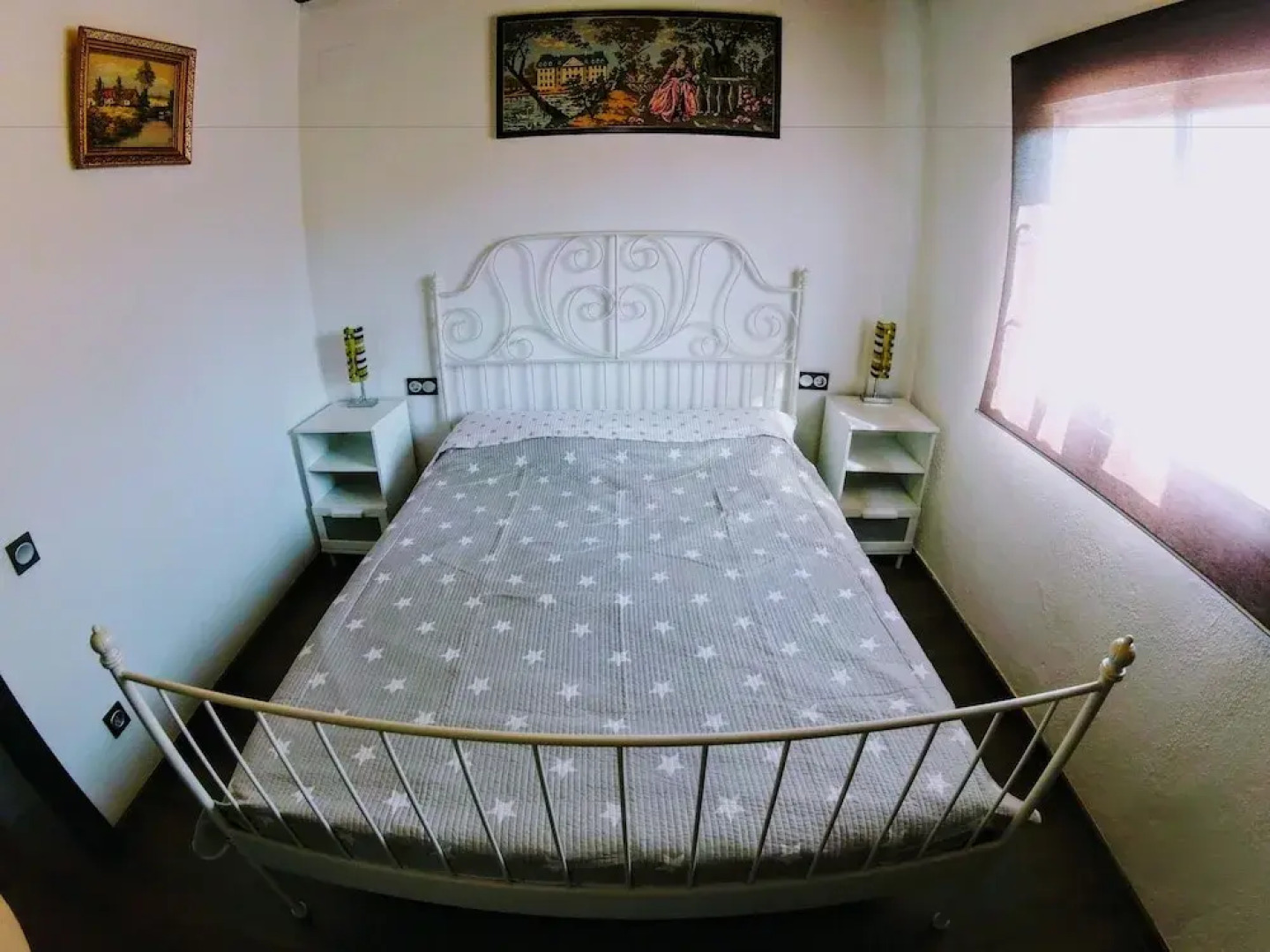 Bonito Chalet con Piscina Cerca del Mar