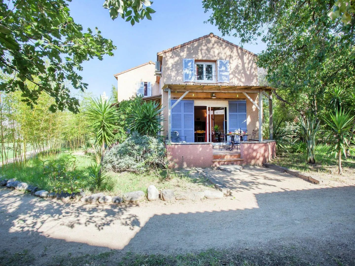 Holiday home 150m from the beach in Corsica