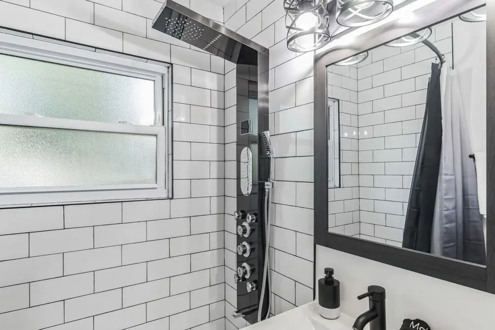 Modern Luxury Amenities Near Woodfield Mall 2 Bedroom Home by RedAwning