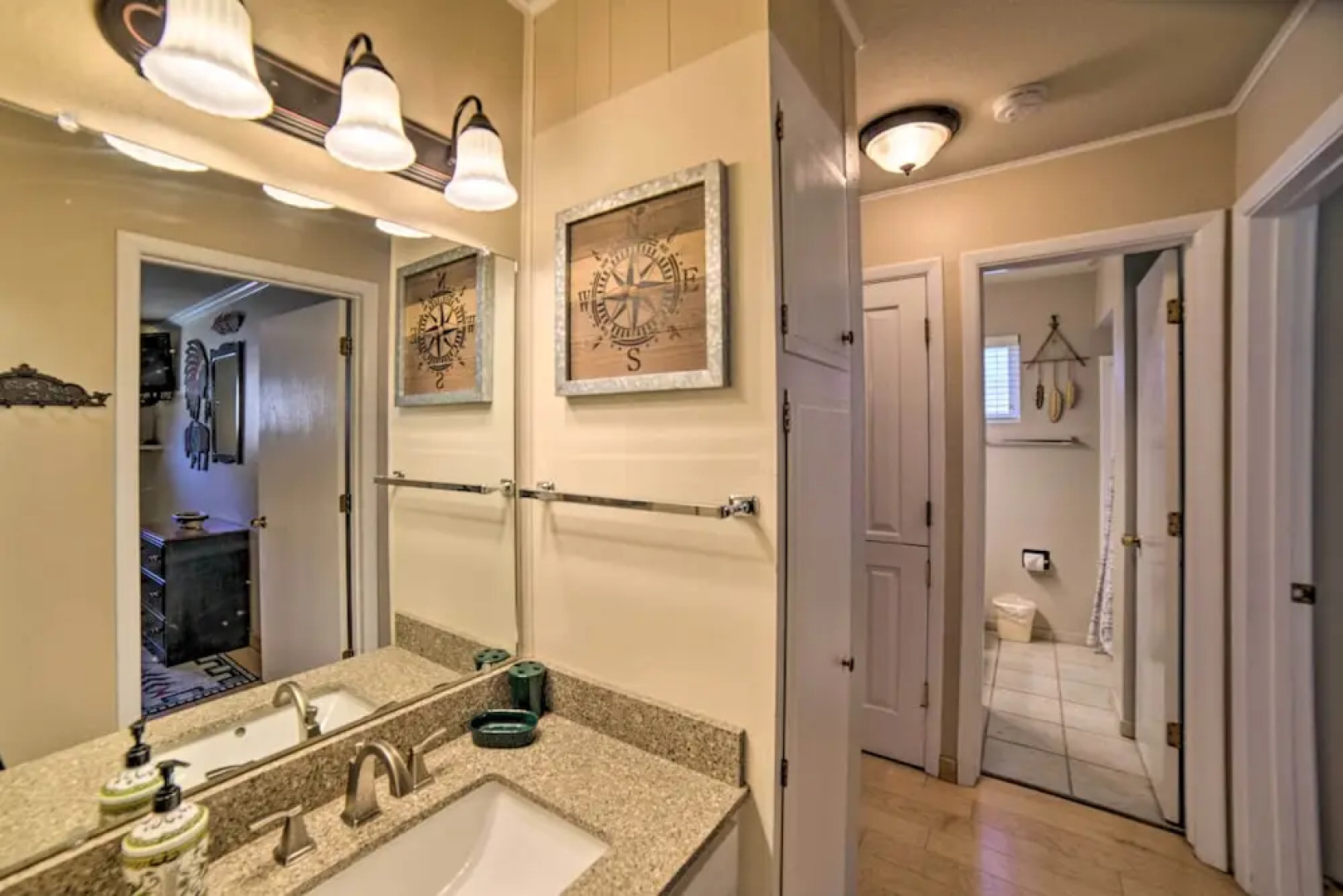 Red River Condo w/ Fire Pit: 1/2 Mi to Slopes!