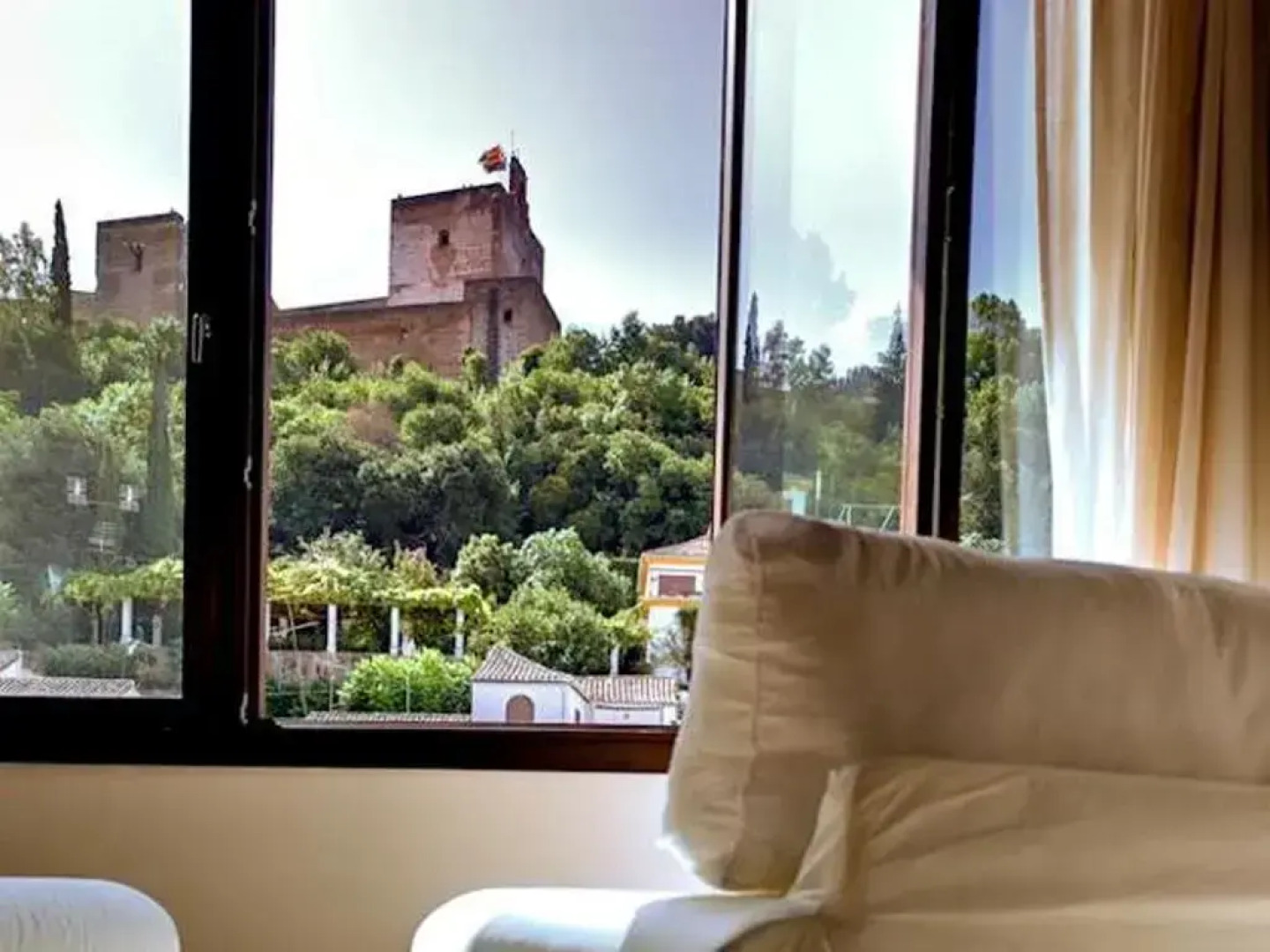 Shine Albayzín Hotel