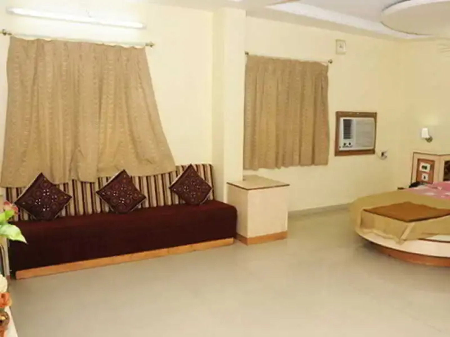 Hotel Neelkanth Inn